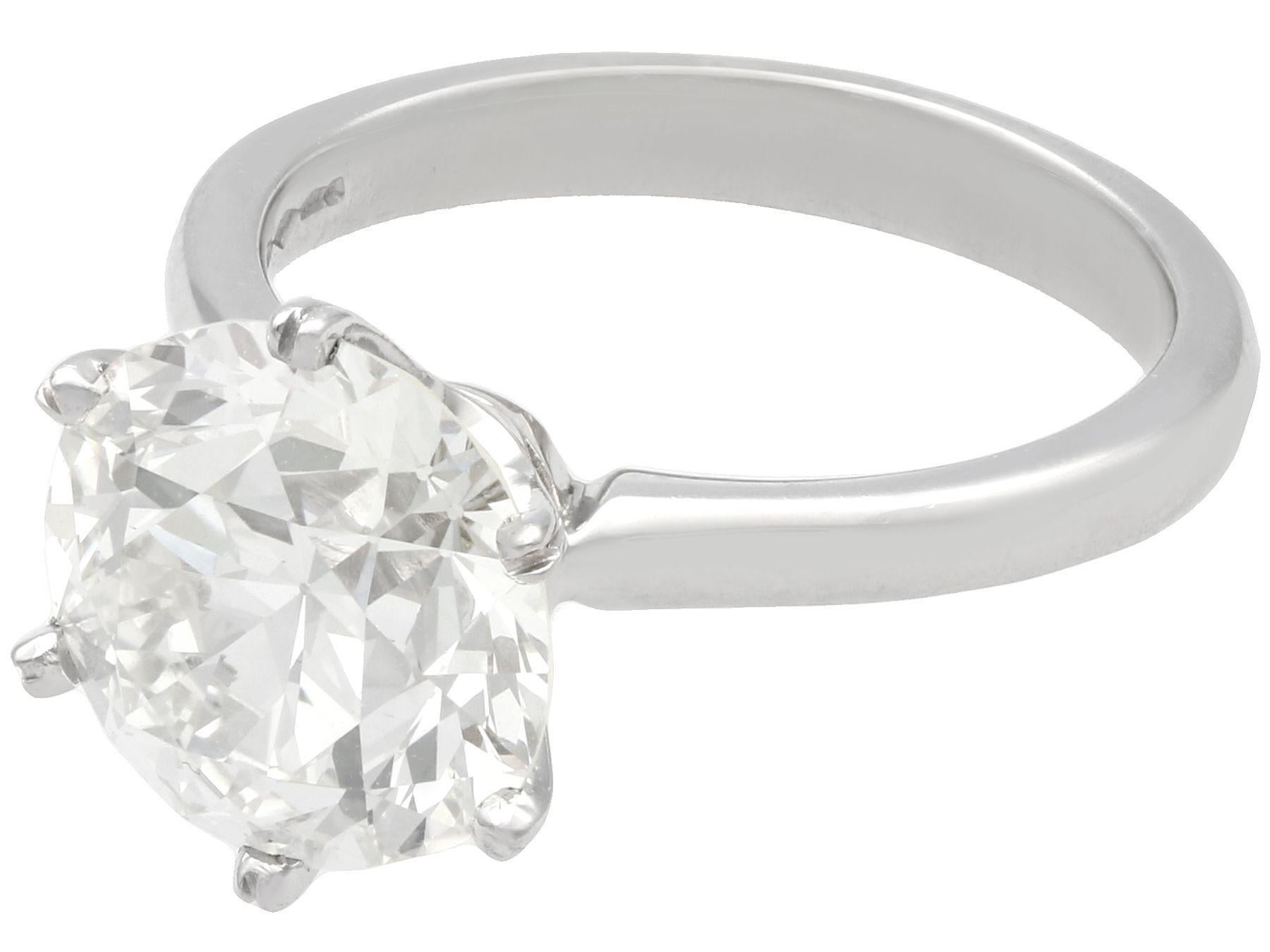 Taille ronde Bague de fiançailles solitaire en diamant de 4,89 carats en platine en vente