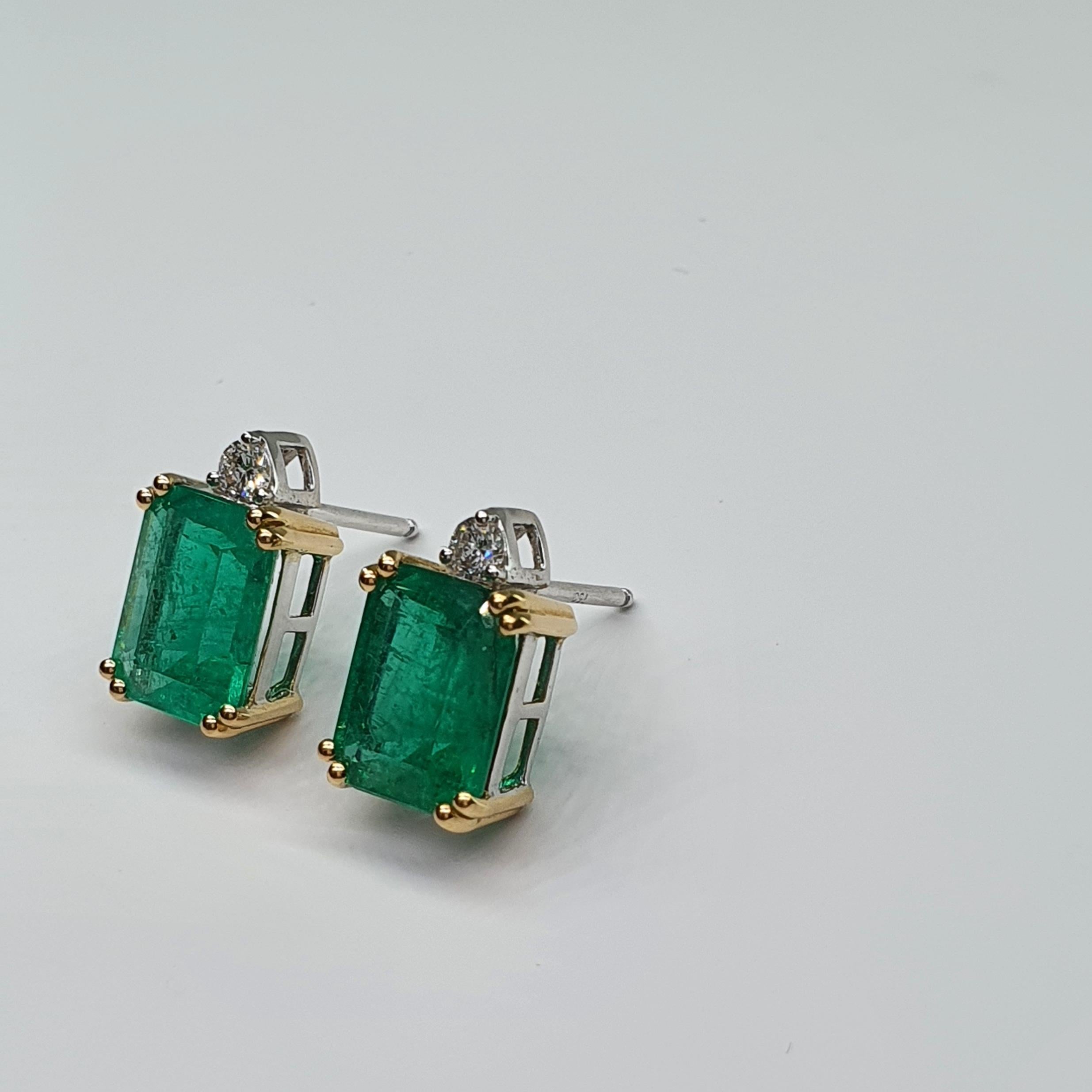 Beautiful pair of 4.89 Carat Natural  Emerald Diamond Stud Earrings 18K White Gold.
Primary Stones: 100% Natural Emeralds
Measurement: 7.5mm x 9.0mm
Total Weight Emeralds: 4.89Cts (2 emeralds)
Shape or Cut : Emerald Cut
Composition: White Gold