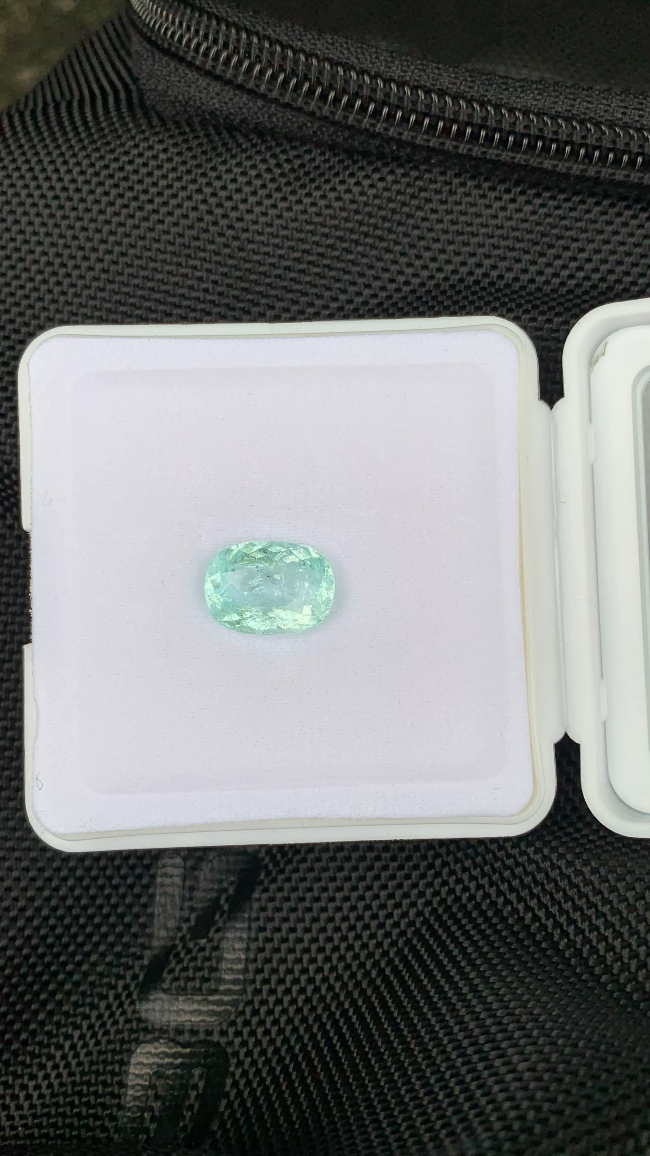 4,89 carati di tormalina Paraiba blu verde sciolta naturale con taglio ovale dal Mozambico in vendita 5