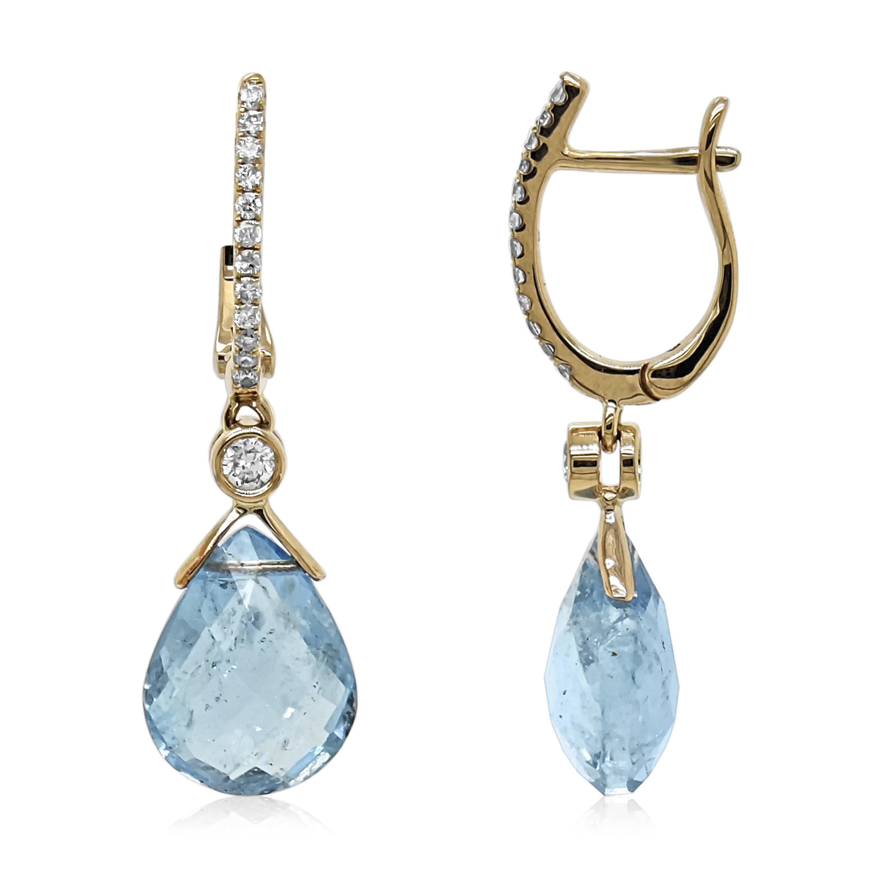 4.89 Carats Aquamarine and White Diamond Yellow Gold Earrings In New Condition For Sale In New York, NY