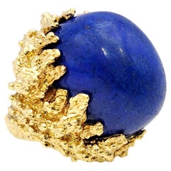 48.90 Carat Oval Cabochon Lapis Lazuli Coral Motif 18 Karat Gold Cocktail Ring