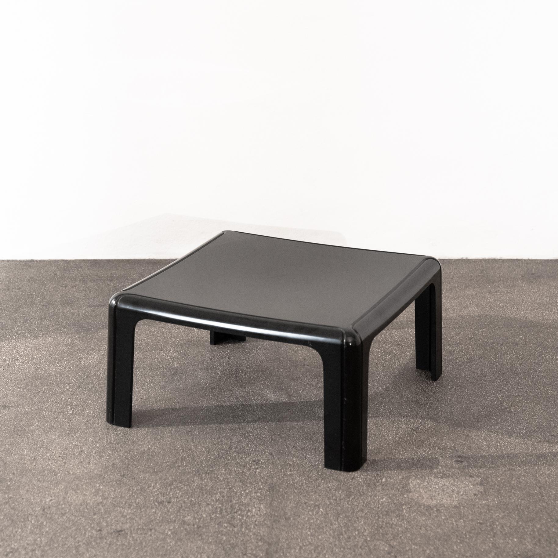 4894 von Gae Aulenti für Kartell (Space Age) im Angebot