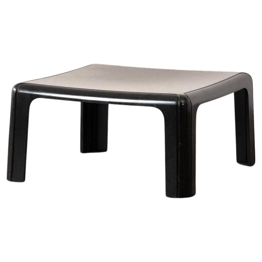 4894 di Gae Aulenti per Kartell
