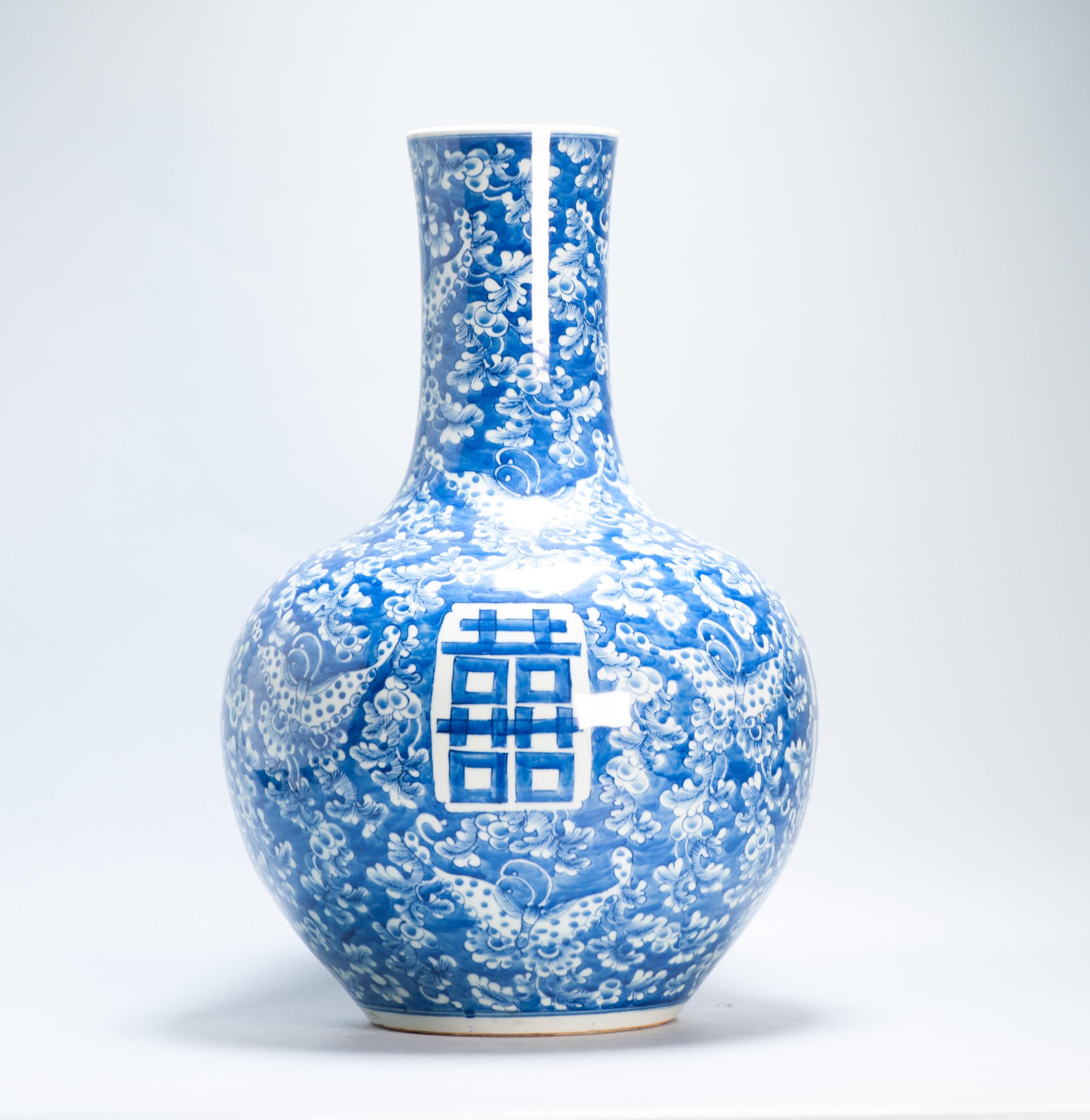 48CM Antico vaso di porcellana cinese di epoca Qing, blu e bianco, a bulbo in vendita 9