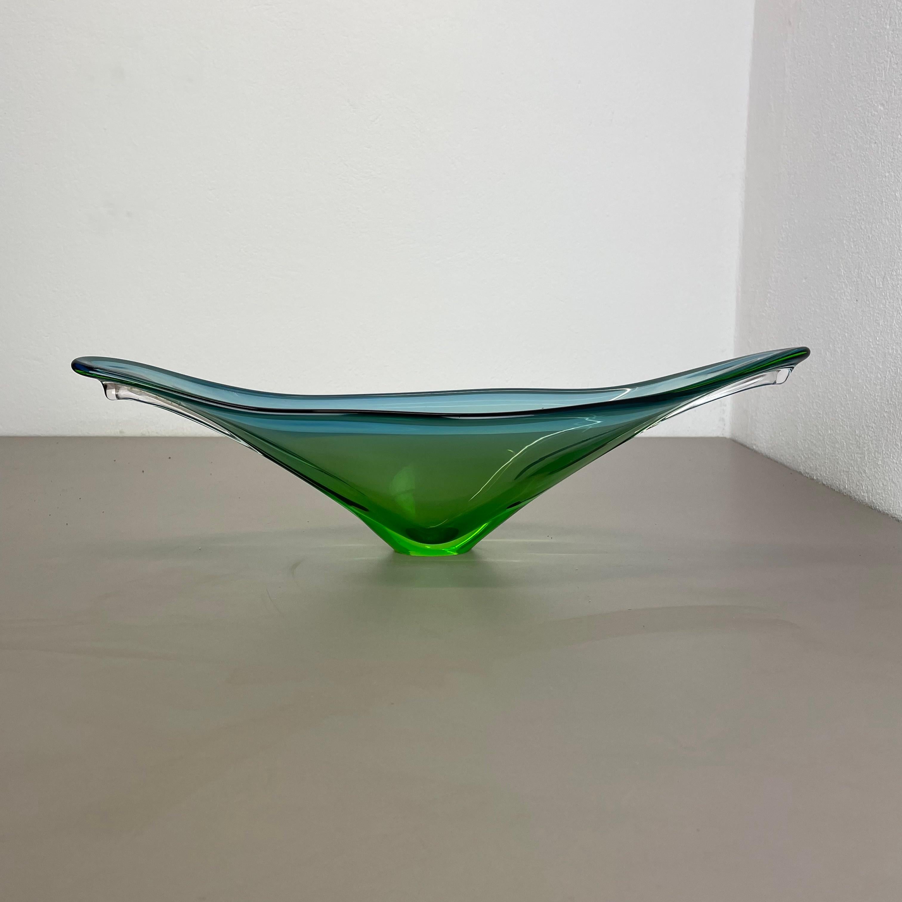 Mid-Century Modern 48cm Glass Bowl Shell Centerpiece by Flavio Poli Attrib., Murano, Italy, 1970s
