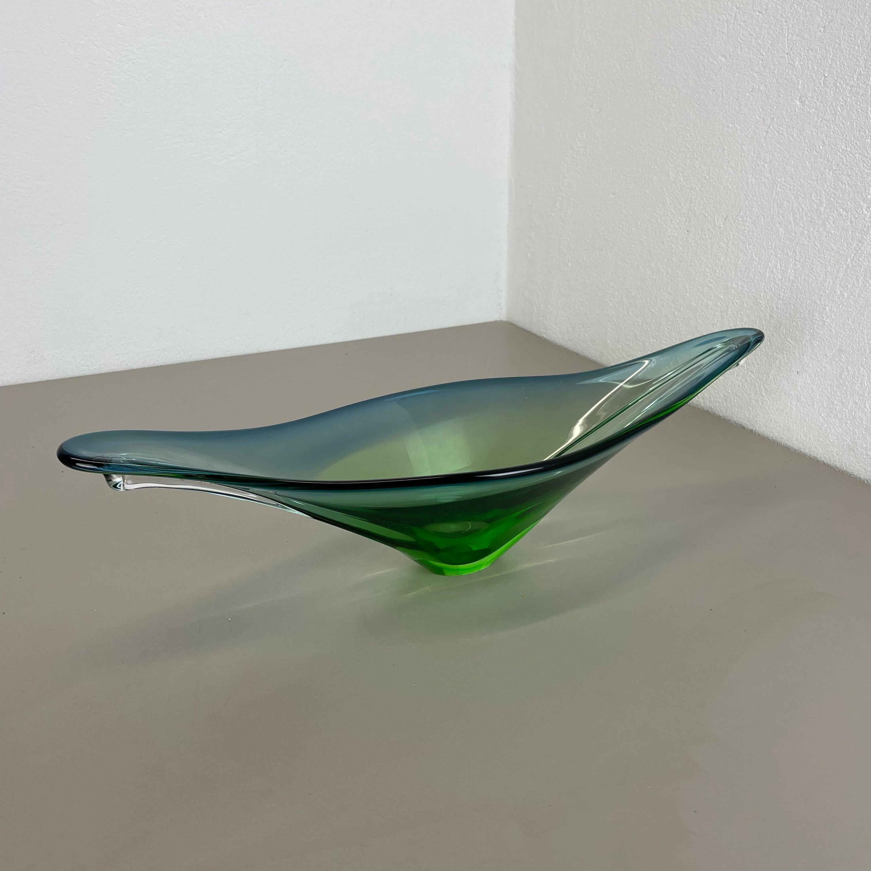 Italian 48cm Glass Bowl Shell Centerpiece by Flavio Poli Attrib., Murano, Italy, 1970s