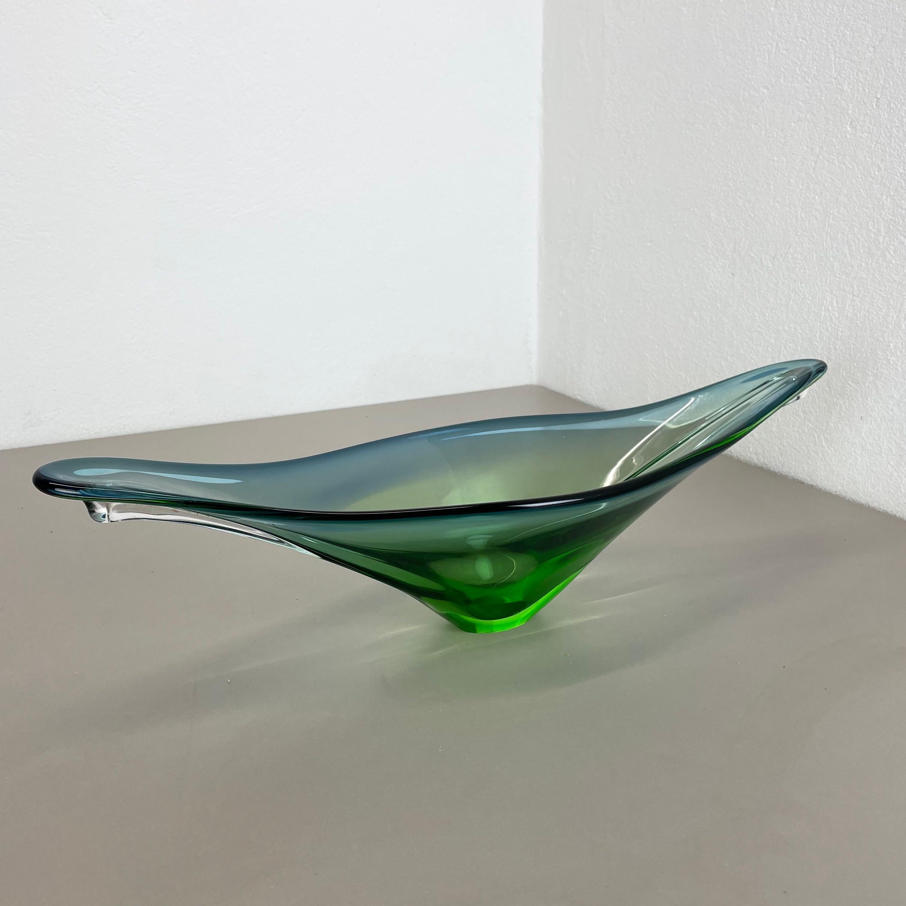 48cm Glass Bowl Shell Centerpiece by Flavio Poli Attrib., Murano, Italy, 1970s In Good Condition In Kirchlengern, DE