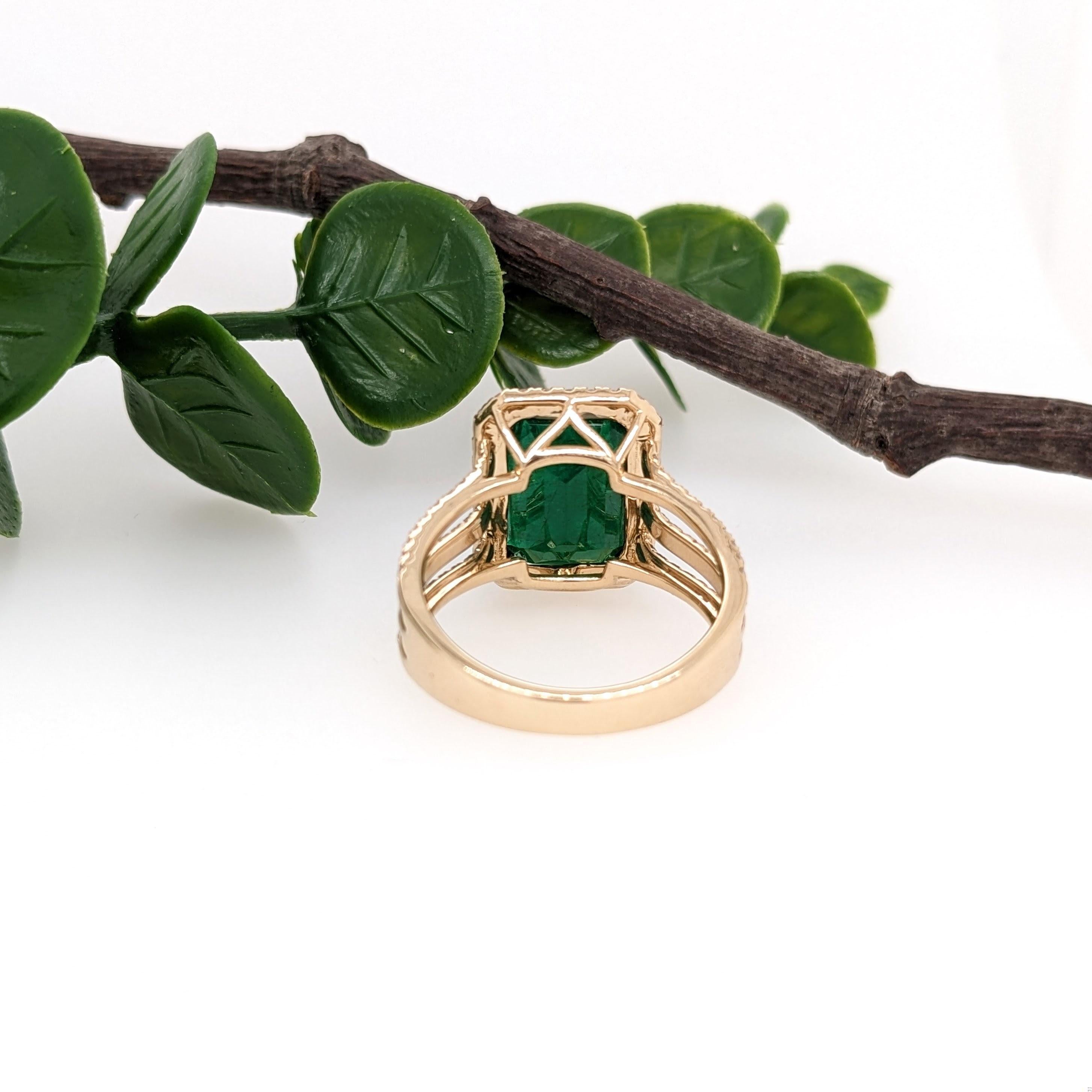 Bague émeraude 4,8 carats avec diamants extraits de la terre en or jaune massif 14 carats EM 12 x 9 mm Pour femmes en vente