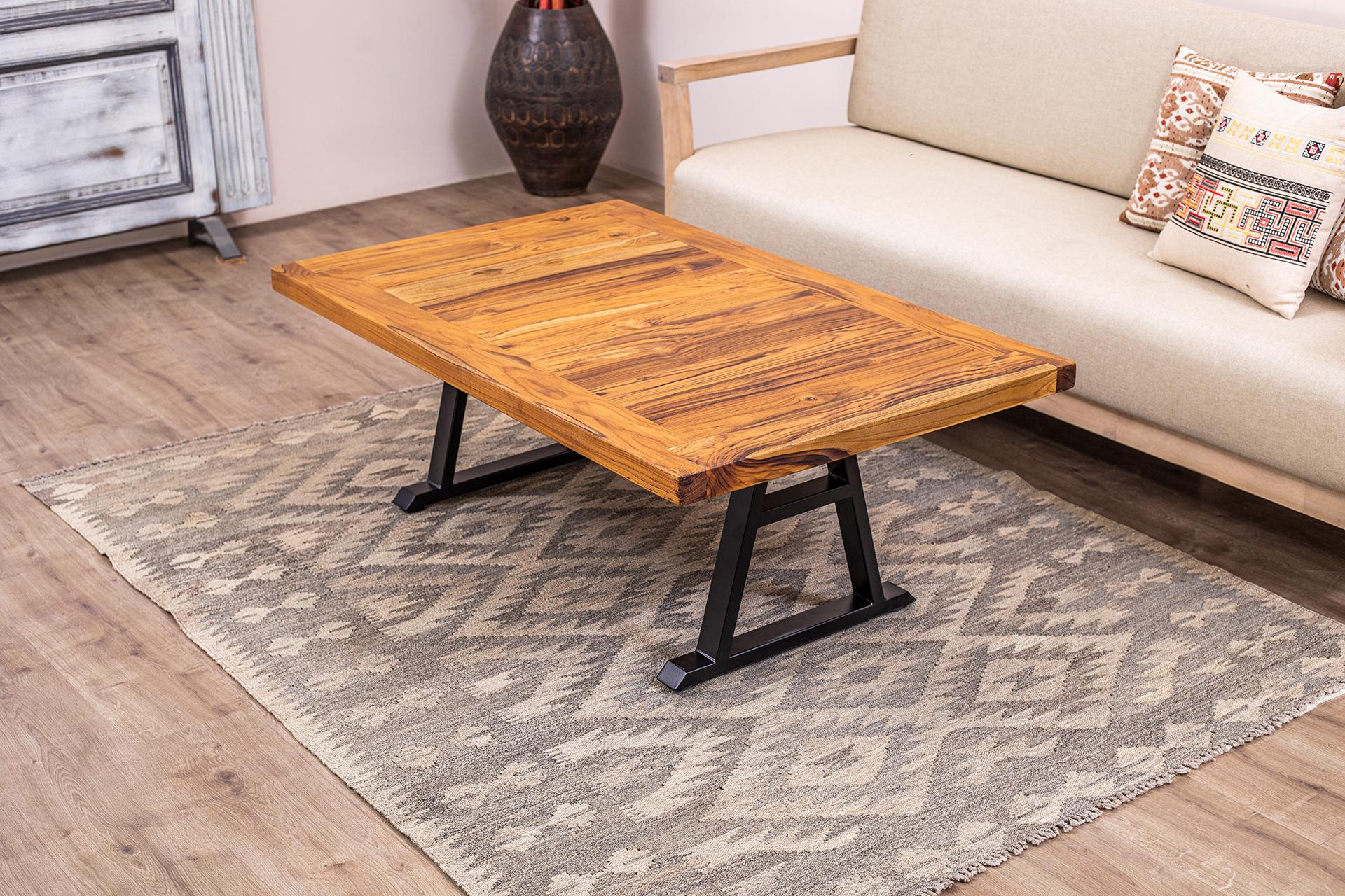 Table basse en teck massif de 48X30 dans une finition naturelle vieillie Neuf - En vente à Buffalo, WY