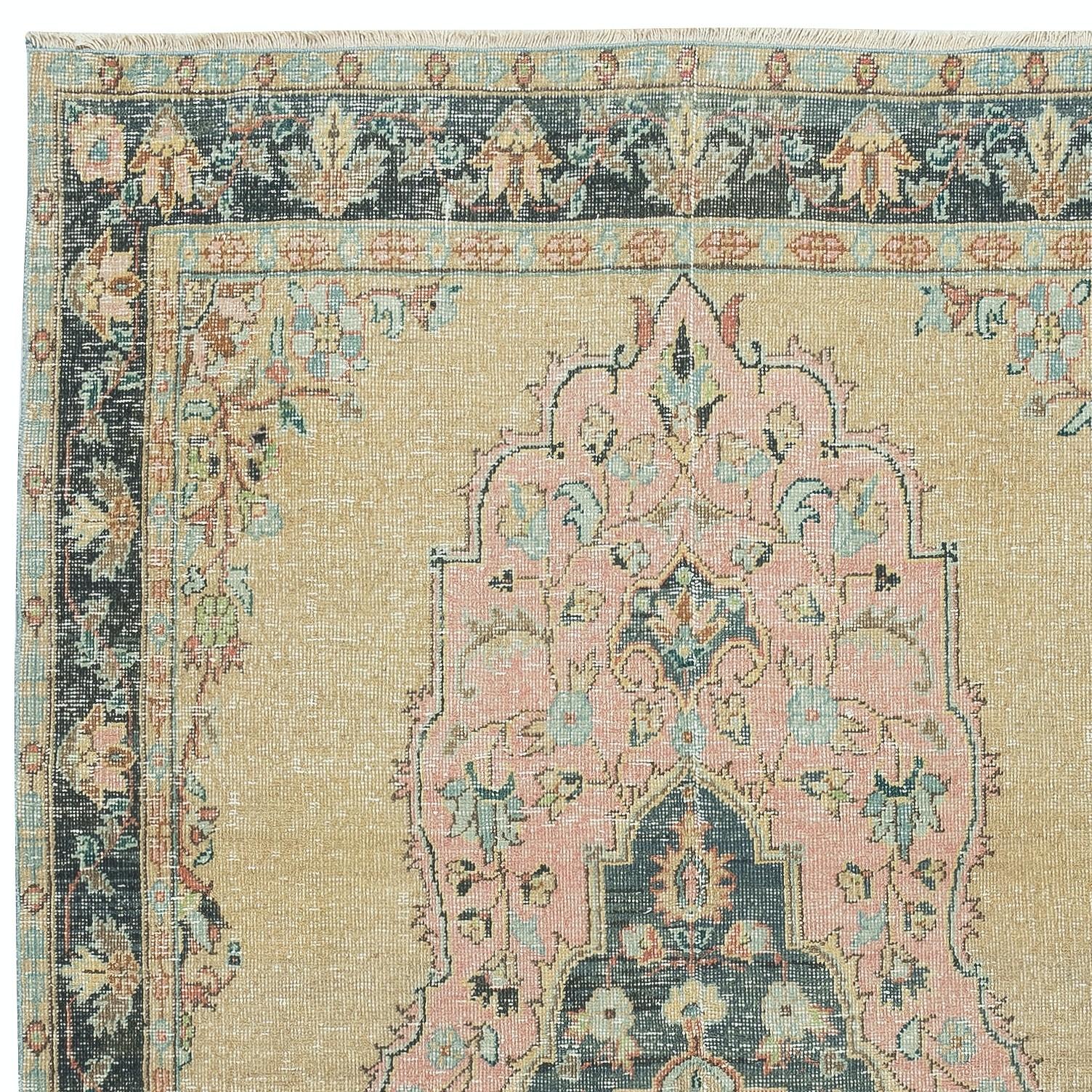 Hand-Knotted 4.8x7.6 Ft Vintage Handmade Turkish Area Rug with Medallion Design For Sale