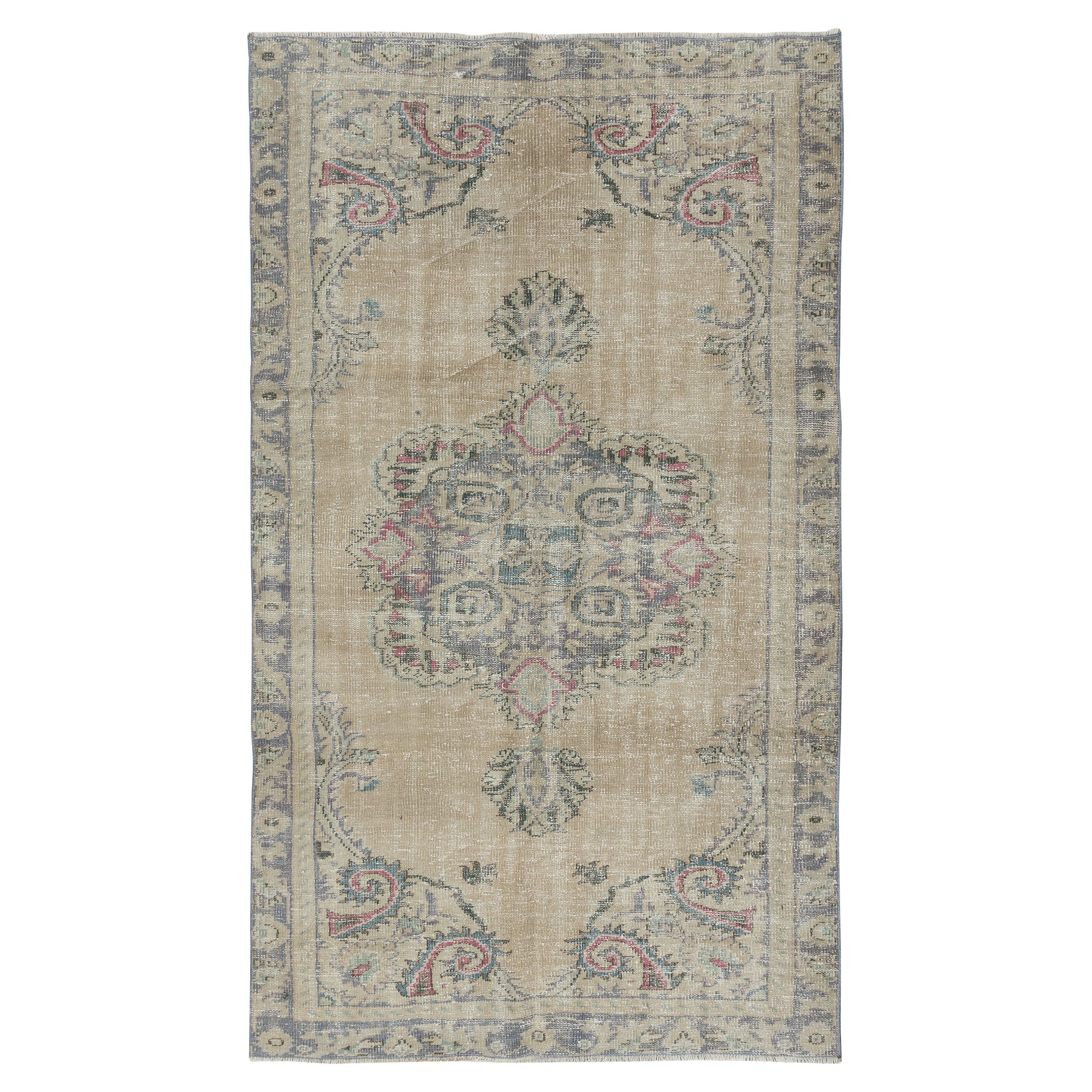 Tappeto vintage Sun Faded 4.8x7.8 Ft, tappeto turco annodato a mano in beige e grigio