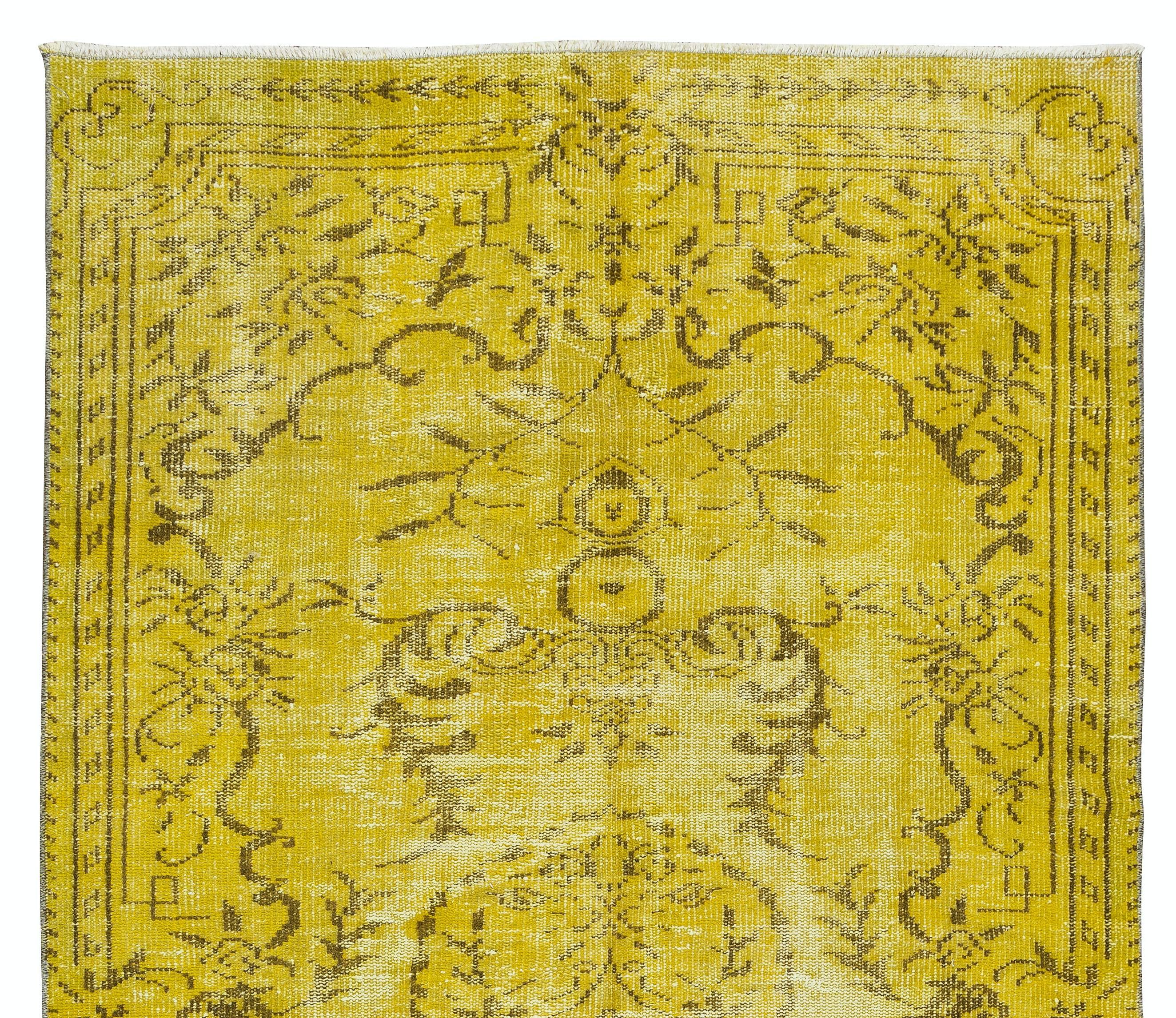 Handgefertigter türkischer Vintage-Teppich, 4,8x8,5 Fuß, moderner gelber Teppich (Türkisch) im Angebot