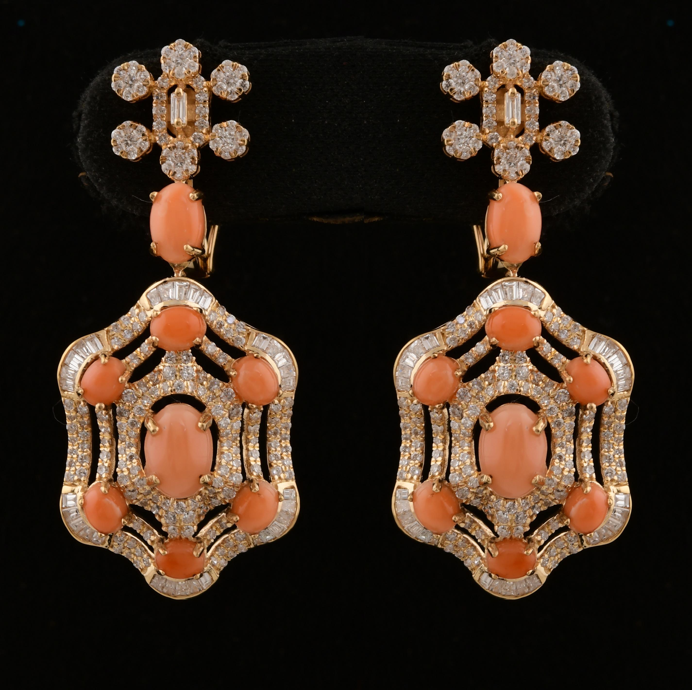 Modern 4.9 Carat Coral Dangle Earrings 2.27 Carat SI/H Diamond 18 Karat Yellow Gold For Sale