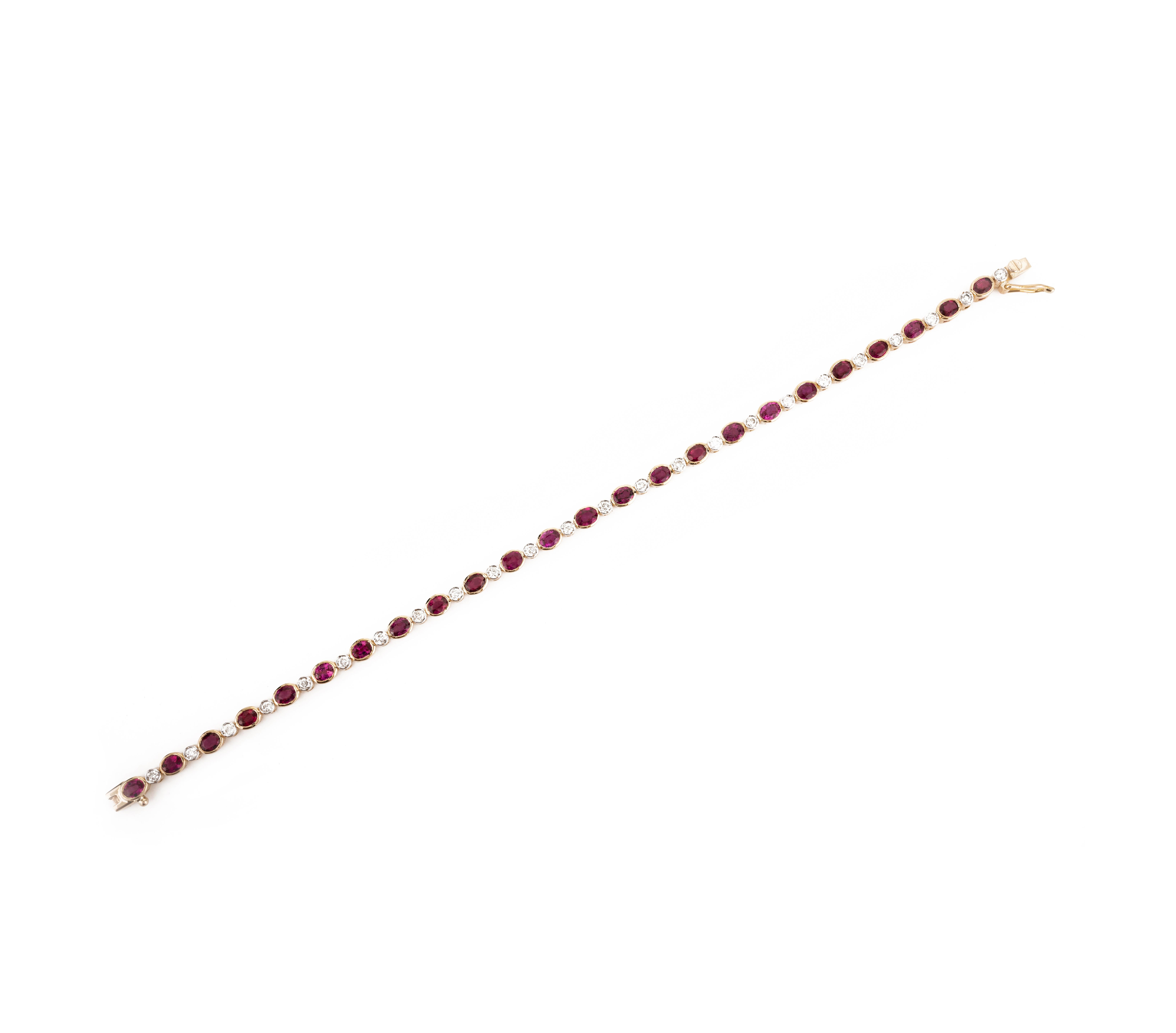 Contemporary 4.9 Carat Faceted Ruby Diamond Tennis Bracelet in 18k Solid Yellow Gold For Sale