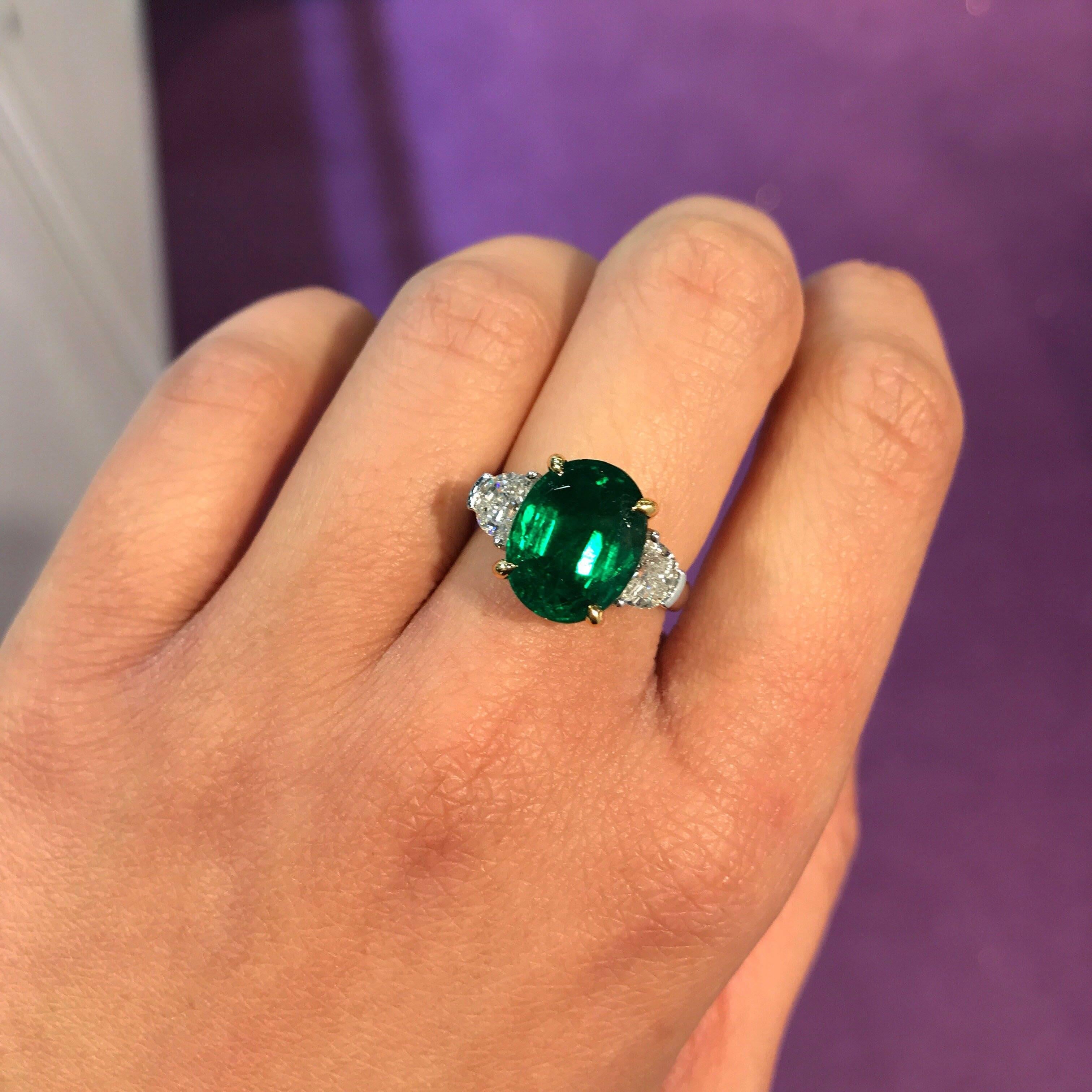 oval shaped emerald ring