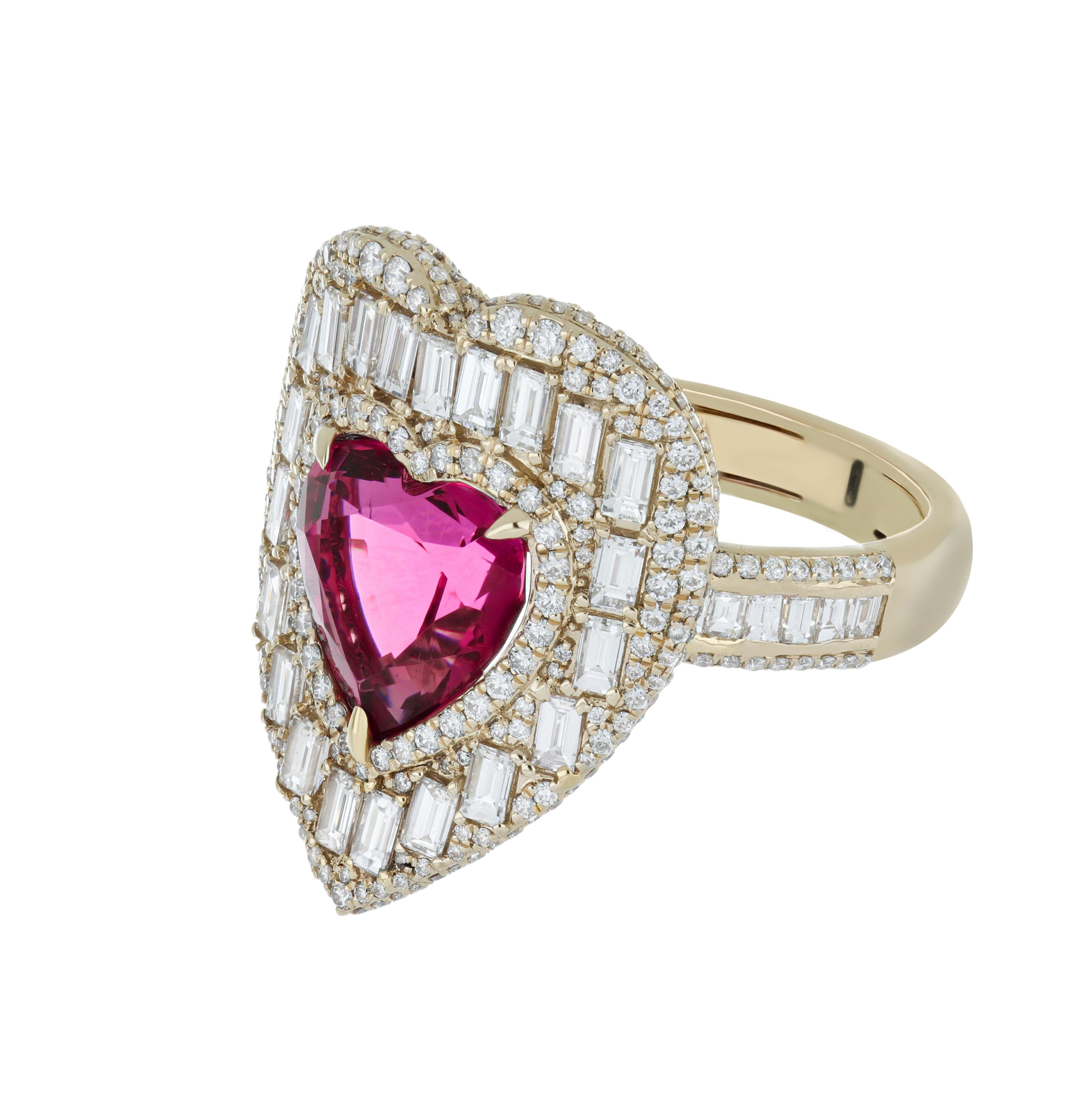 4.9 Carat Rubellite and Diamond Studded Ring in 18K Yellow Gold Ring In New Condition For Sale In JAIPUR, IN