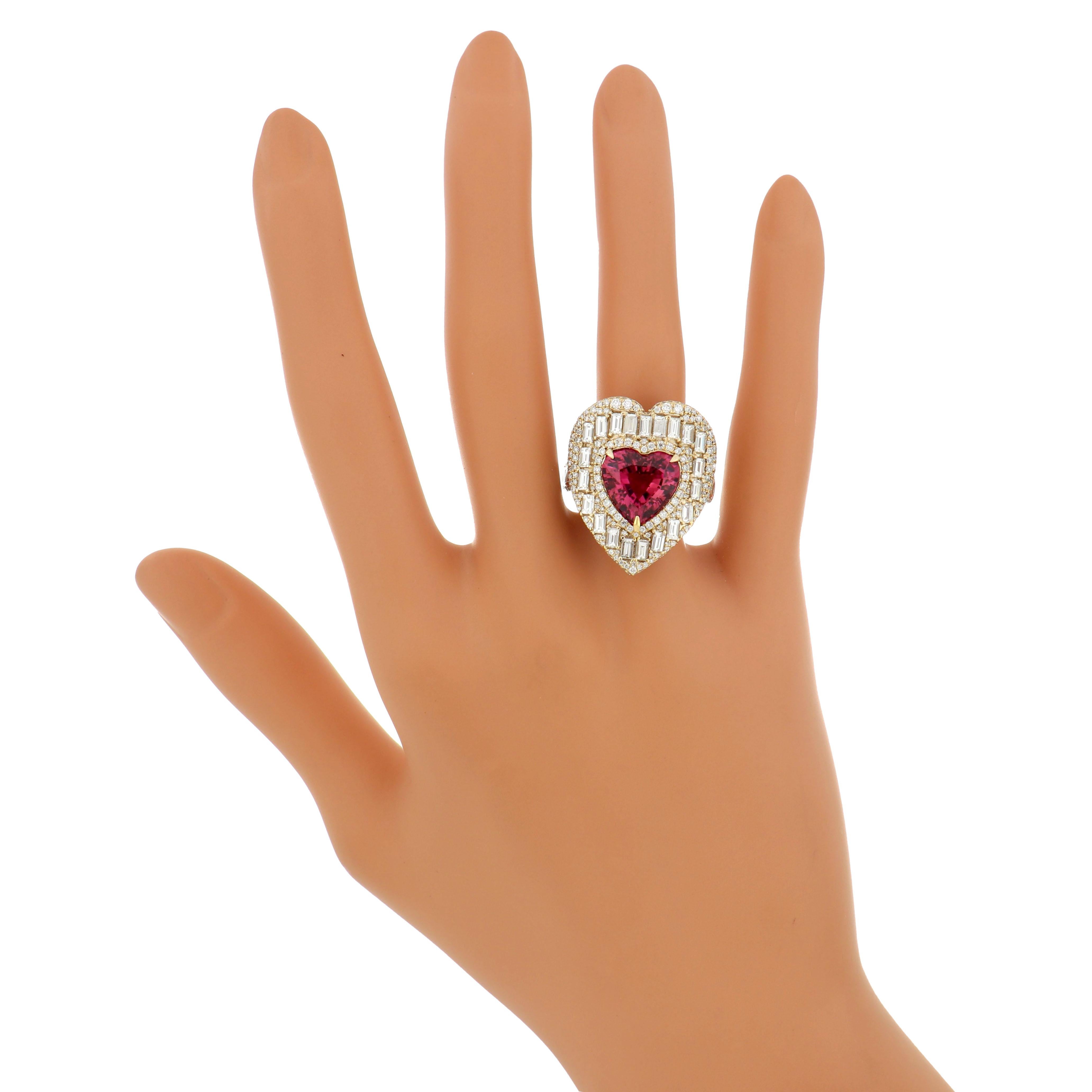 4.9 Carat Rubellite and Diamond Studded Ring in 18K Yellow Gold Ring For Sale 3