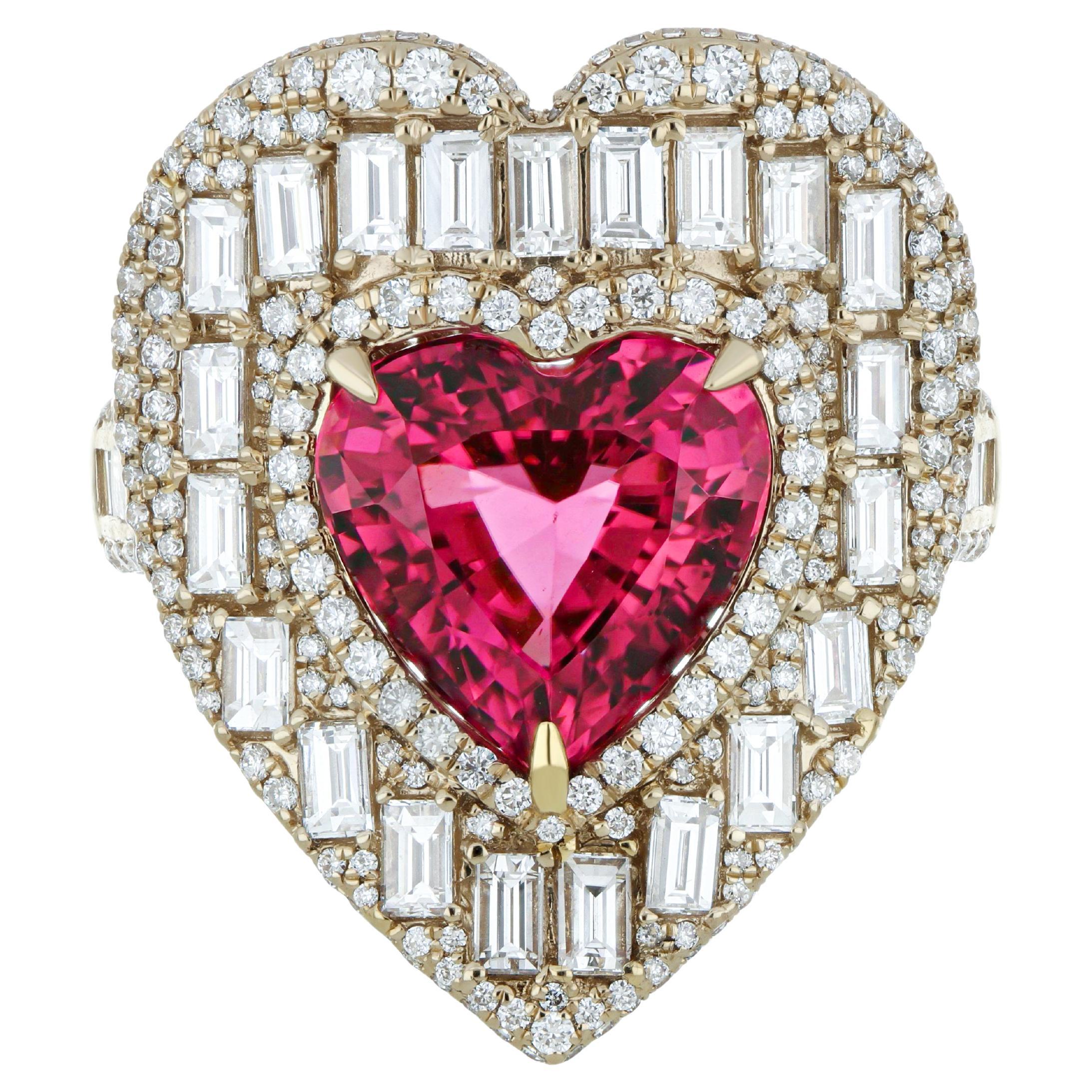 Bague en or jaune 18 carats sertie de rubellite et de diamants de 4,9 carats en vente