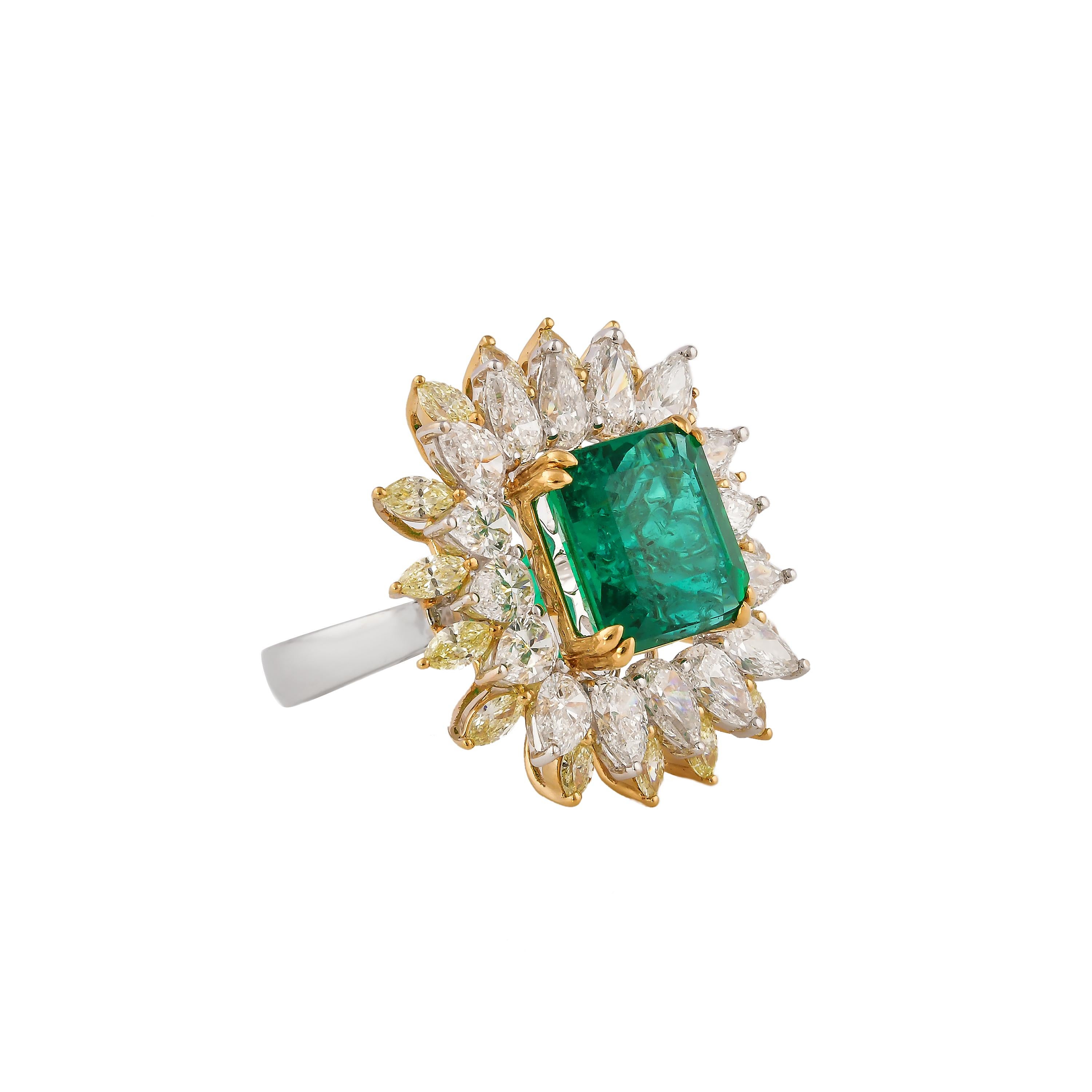 GRS-zertifizierter Ring mit 4,9 Karat sambischer Smaragd und Diamant aus 18 Karat Weißgold (Zeitgenössisch) im Angebot