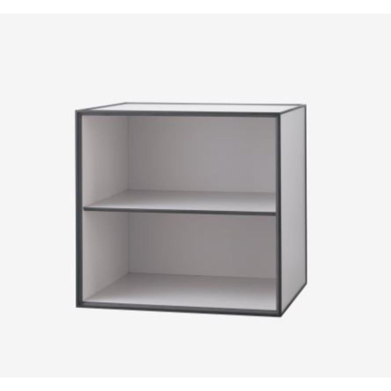 49 light grey frame box with shelf by Lassen
Dimensions: D 49 x W 42 x H 49 cm 
Materials: Finér, Melamin, Melamin, Melamine, metal, veneer, ash
Also available in different colours and dimensions.
Weight: 14 Kg


By Lassen is a Danish design