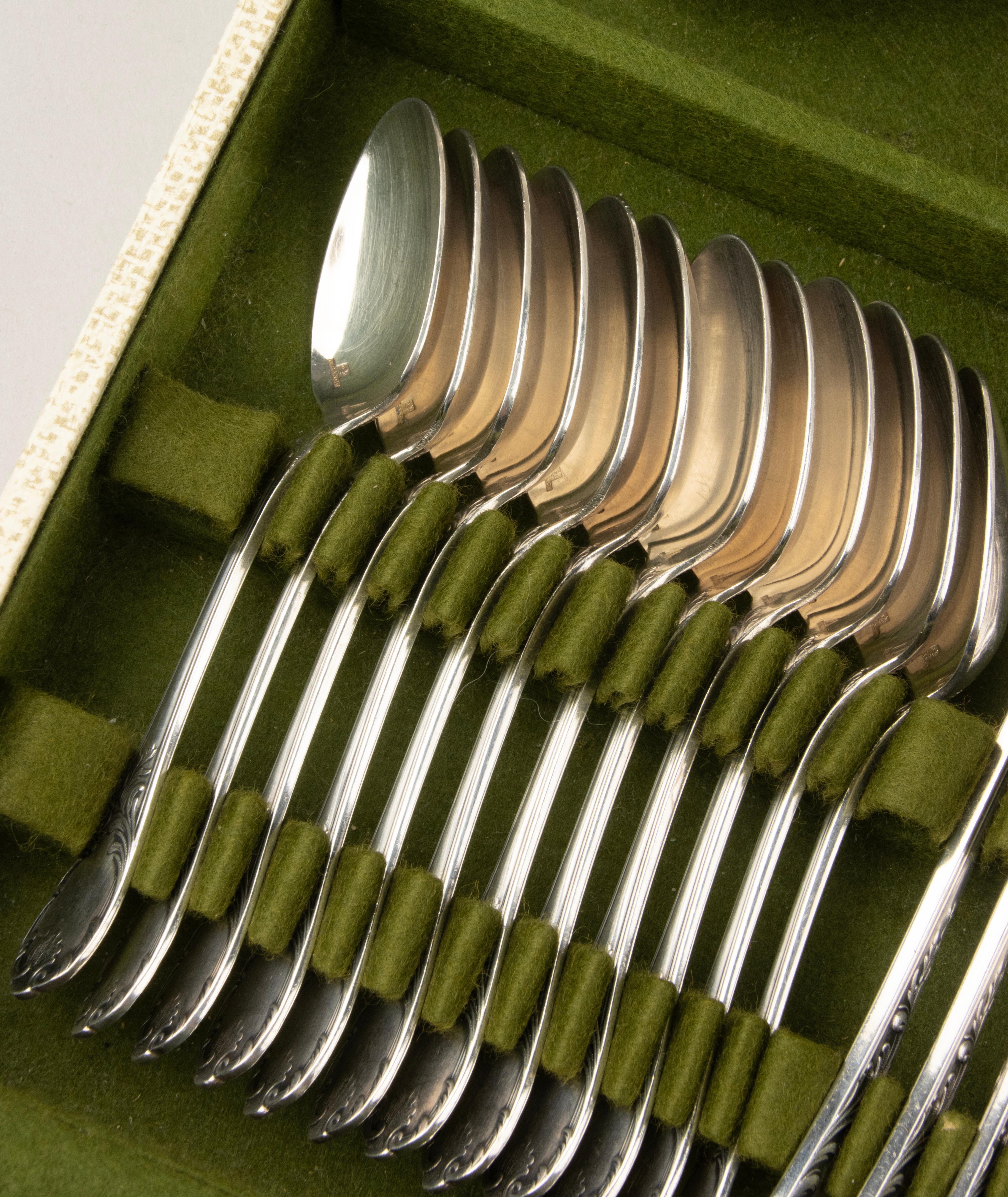 Juego de Cubiertos de 49 Piezas - Christofle - Plateados - Modelo Marly - Completo en venta 11