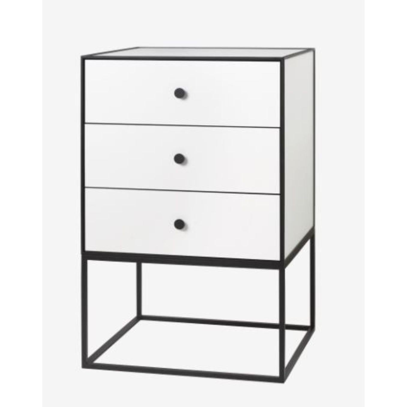 49 white frame sideboard with 3-drawers by Lassen
Dimensions: d 49 x w 42 x h 77 cm 
Materials: Finér, Melamin, Melamine, Metal, Veneer
Also available in different colors and dimensions. 
Weight: 21 Kg

By Lassen is a Danish design brand