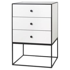 49 Credenza con cornice bianca e 3 cassetti di By Lassen