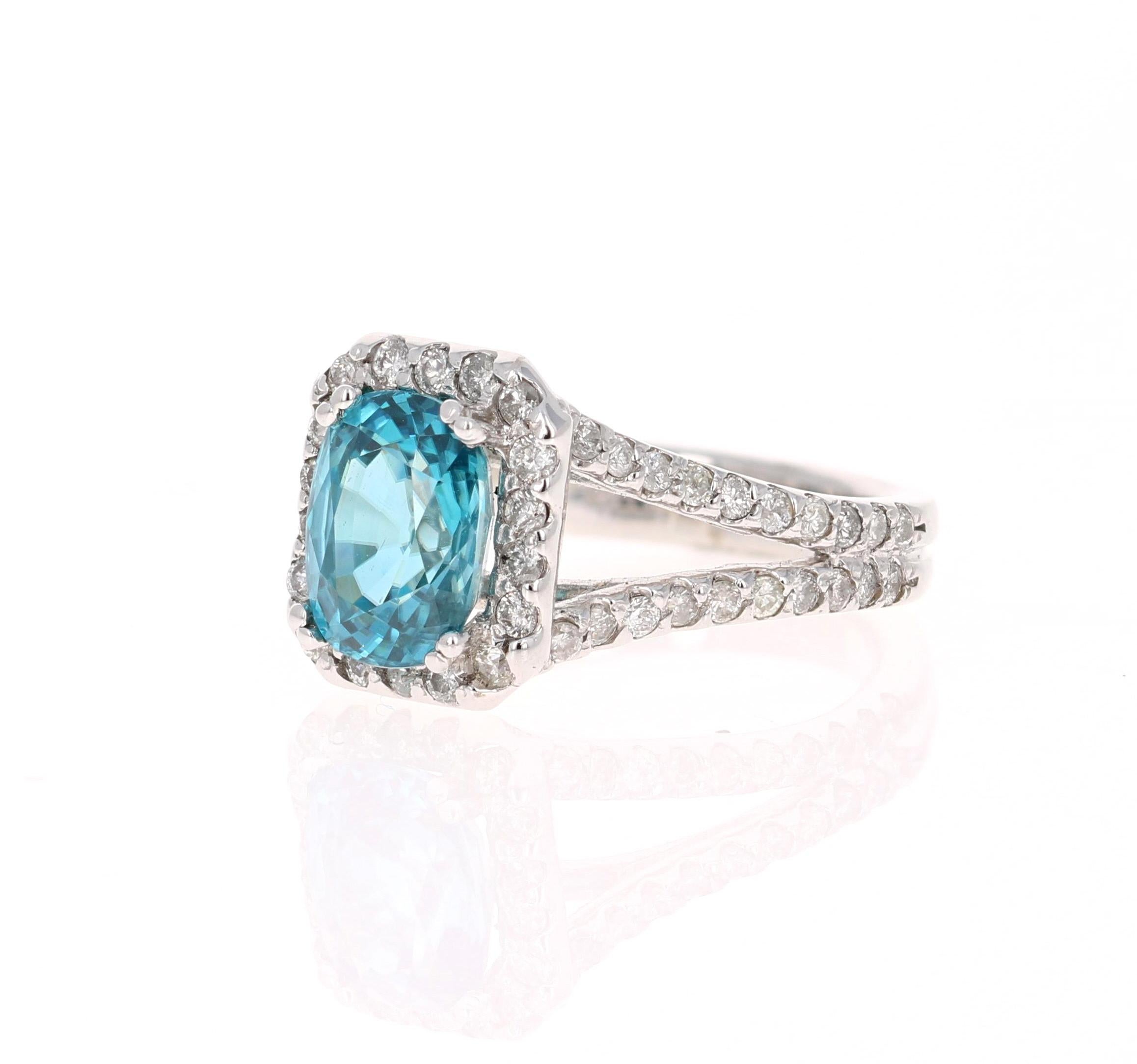 14 Karat Weißgold Ring mit 4,90 Karat blauem Zirkon-Diamant (Zeitgenössisch) im Angebot