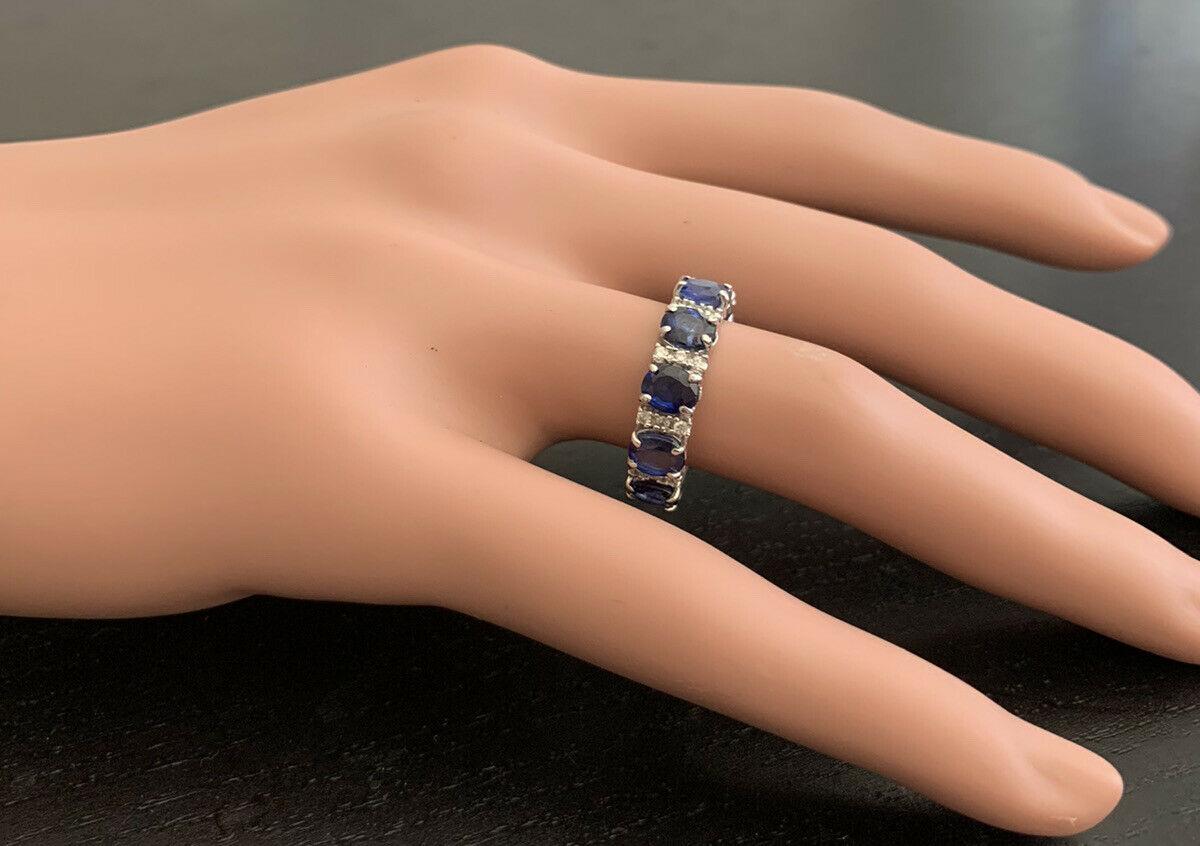 Women's or Men's 4.90 Carat Natural Blue Sapphire and Diamond 14 Karat Solid White Gold Ring For Sale
