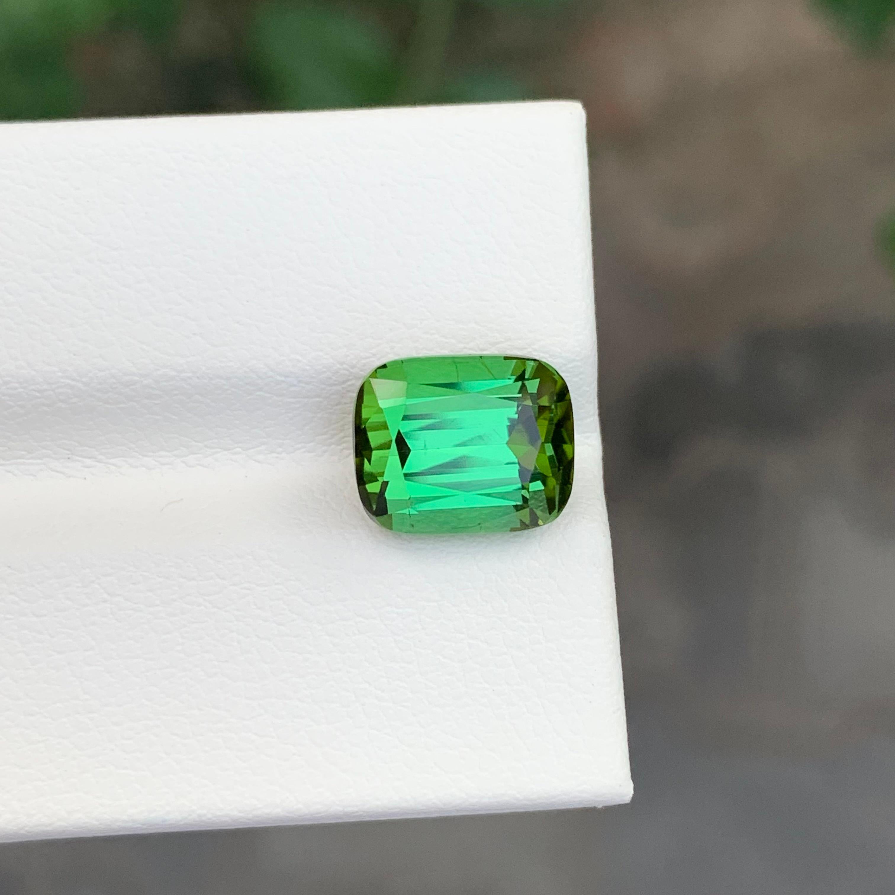 4.90 Carat Natural Faceted Green Tourmaline Cushion Shape Gemstone In New Condition For Sale In Peshawar, PK