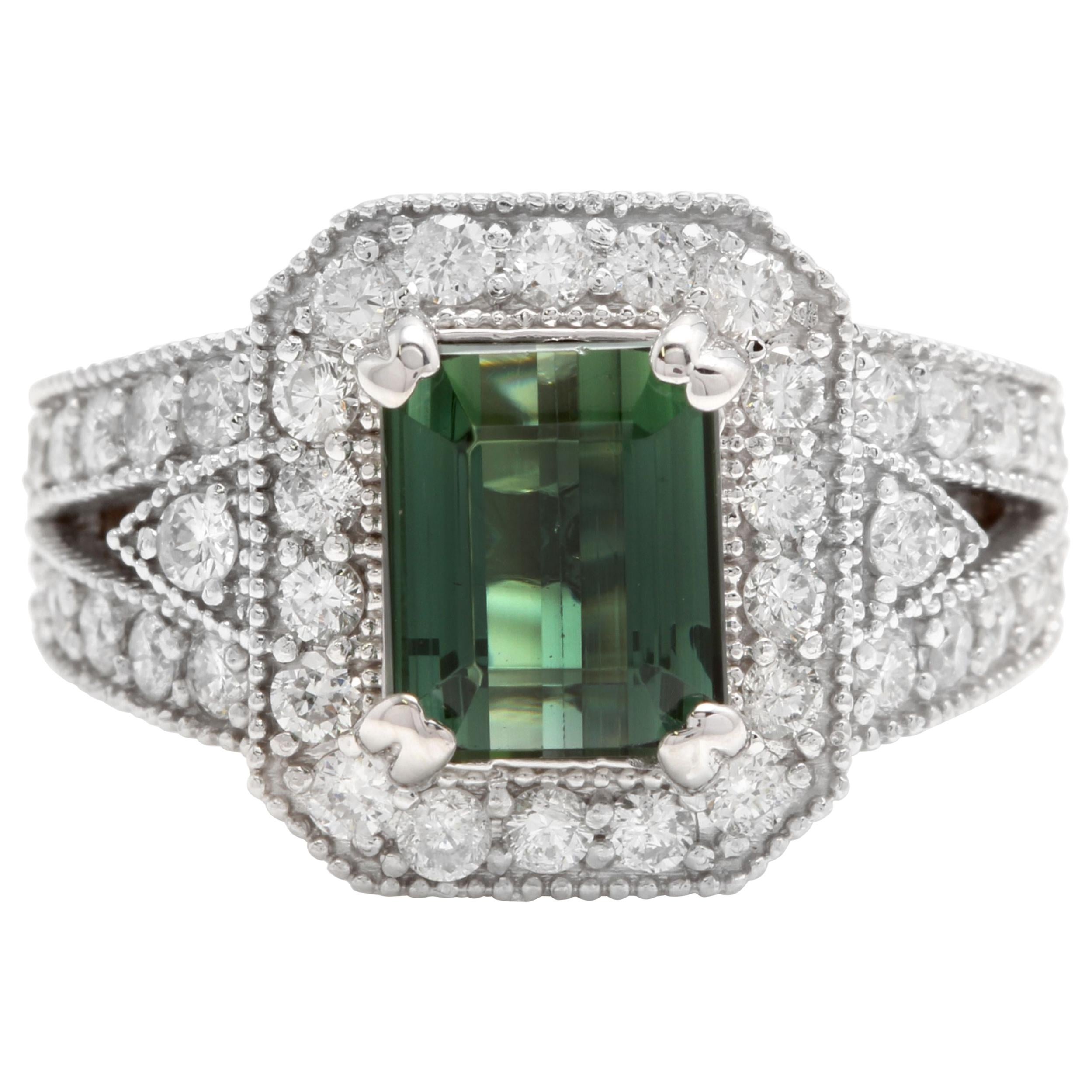 Anillo de oro blanco macizo de 18 quilates con turmalina verde natural de 4,90 quilates y diamantes