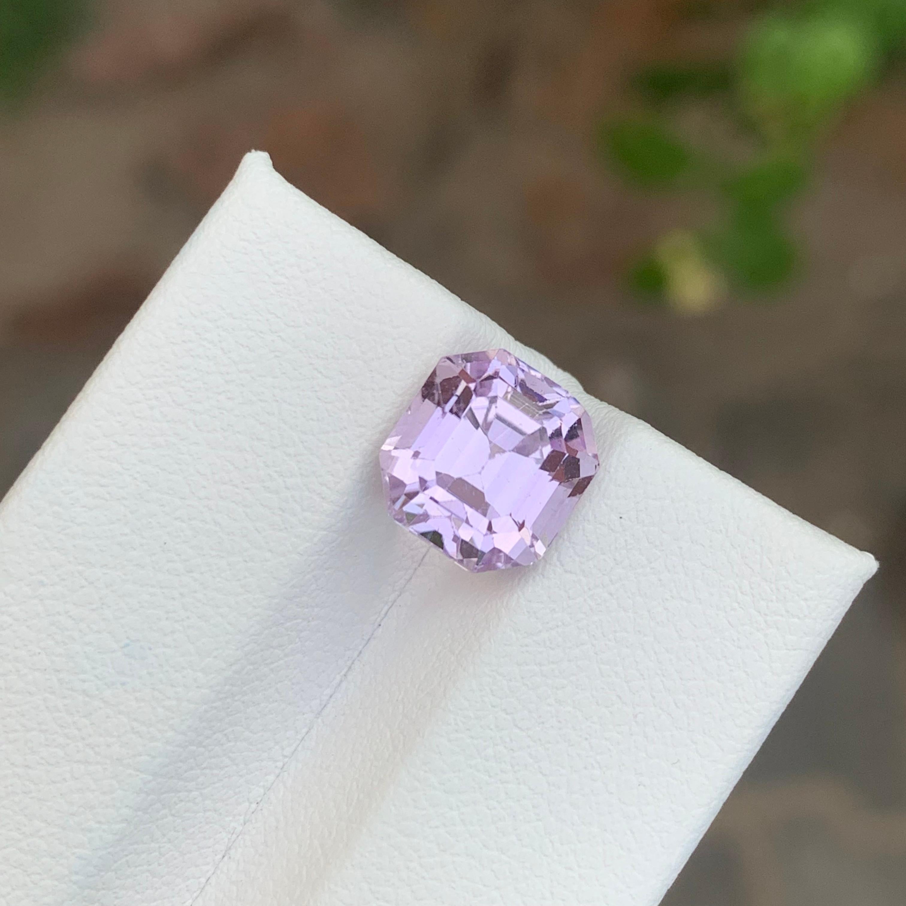 4.90 Carat Natural Loose Kunzite Octagon Shape Gemstone In New Condition For Sale In Peshawar, PK