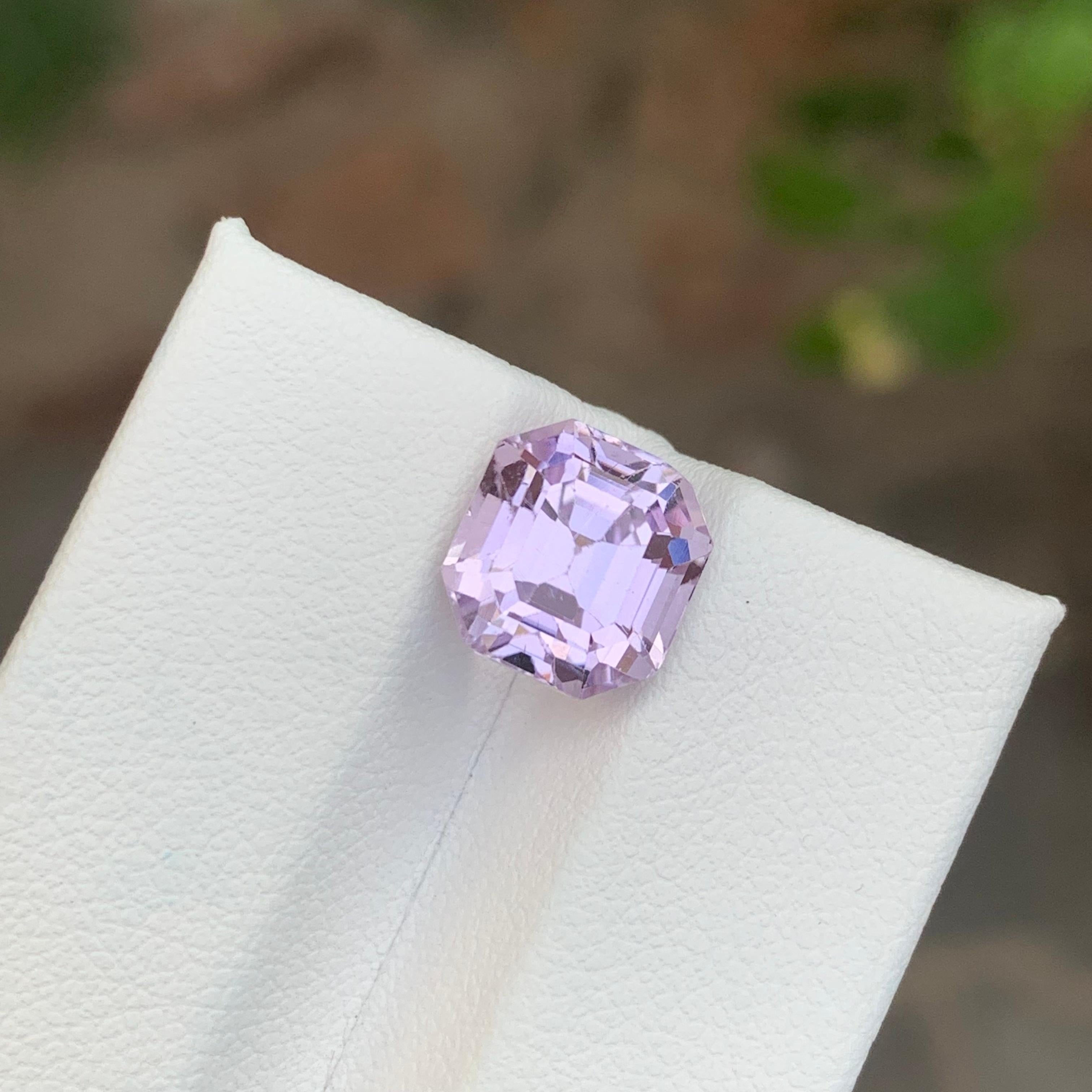Women's or Men's 4.90 Carat Natural Loose Kunzite Octagon Shape Gemstone For Sale