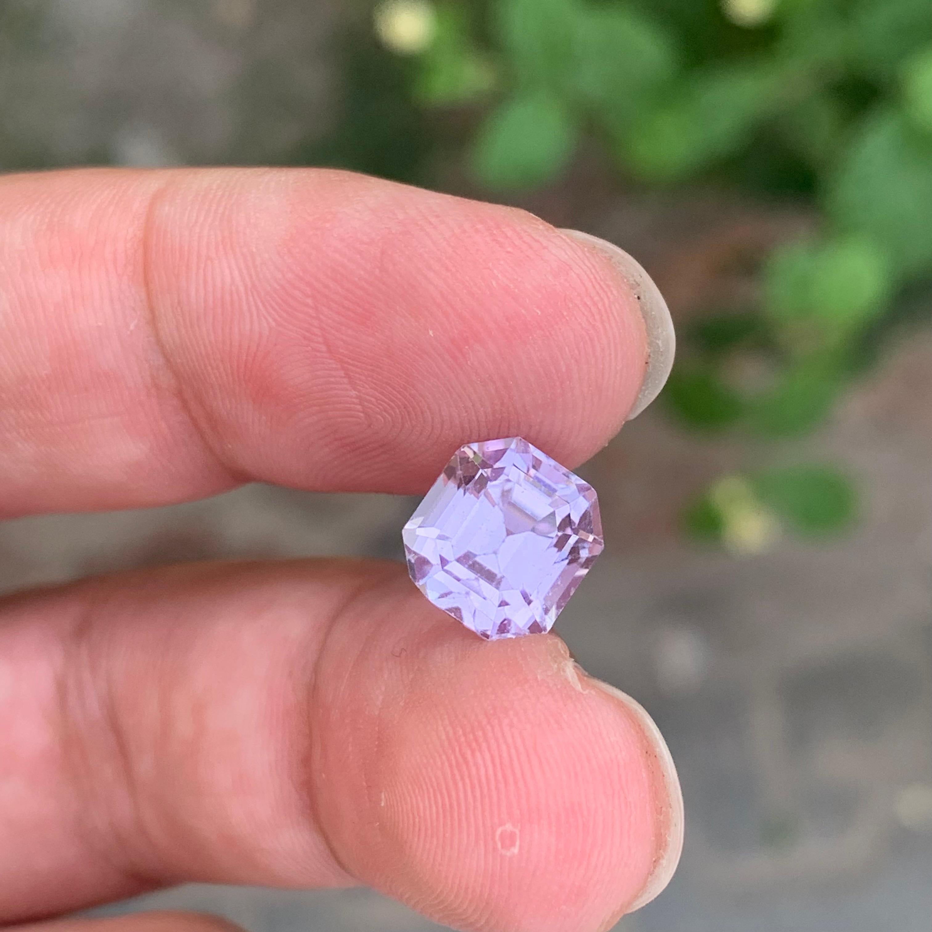 4.90 Carat Natural Loose Kunzite Octagon Shape Gemstone For Sale 1