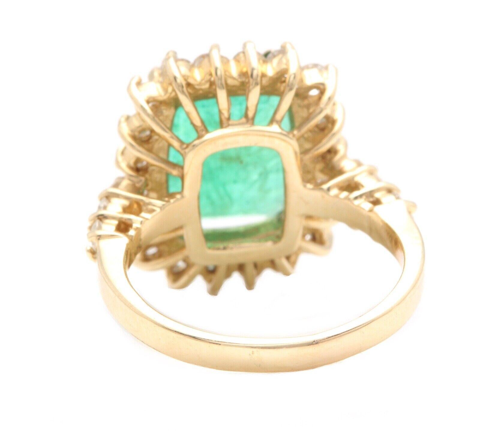 4.90 Carats Natural Emerald and Diamond 14K Solid Yellow Gold Ring In New Condition For Sale In Los Angeles, CA
