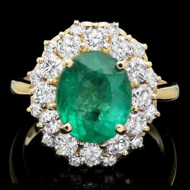 Mixed Cut 4.90ct Natural Emerald and Diamond 14K Solid Yellow Gold Ring For Sale
