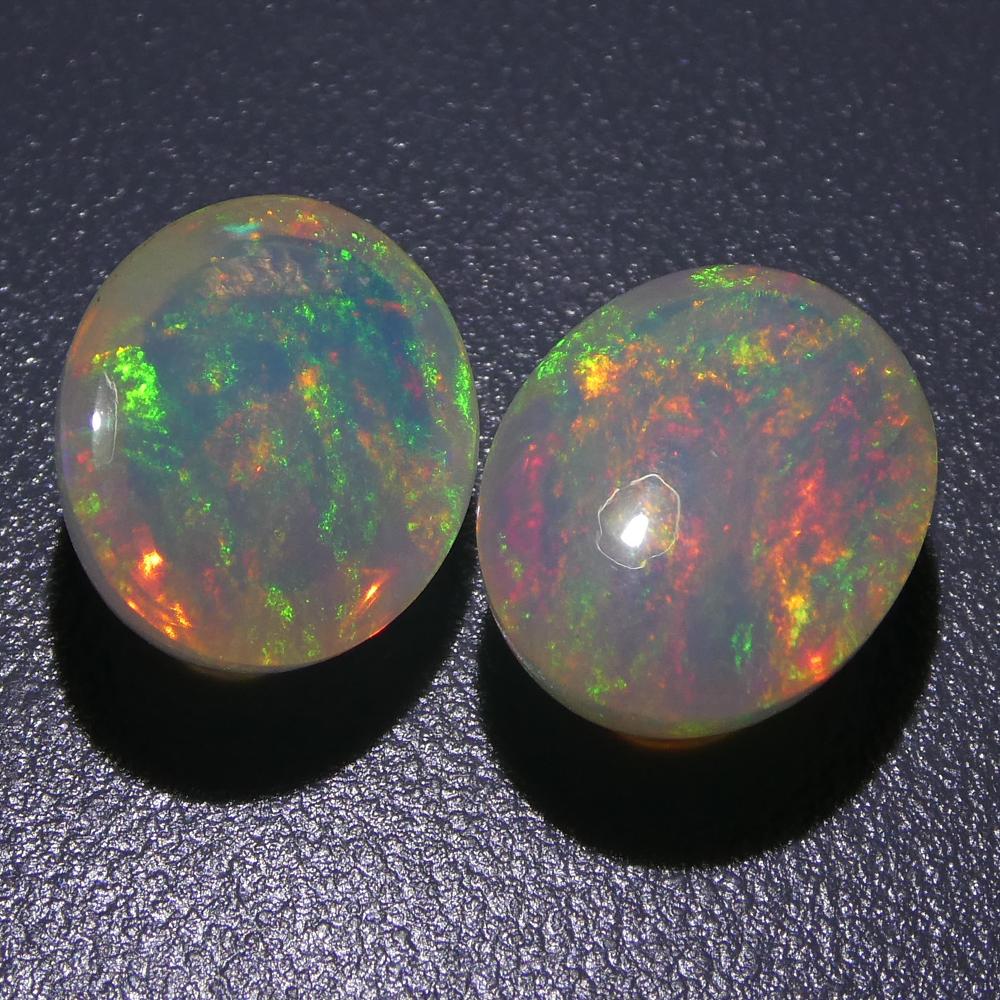 4.90ct Oval Cabochon Kristall Opal Paar im Zustand „Neu“ im Angebot in Toronto, Ontario