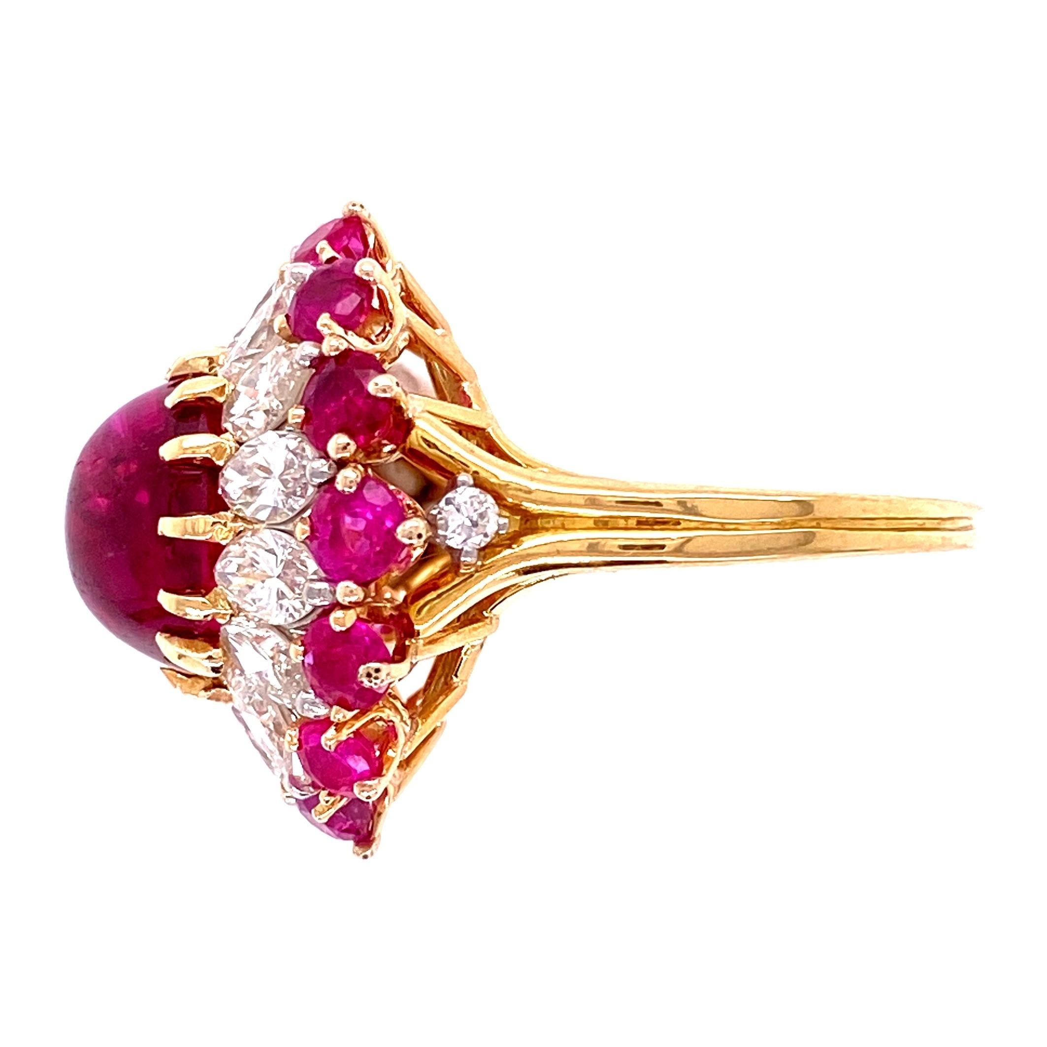 Anillo de platino con cabujón de 4,91 quilates de rubí rojo natural de Birmania sin calor GIA y diamantes en venta 5