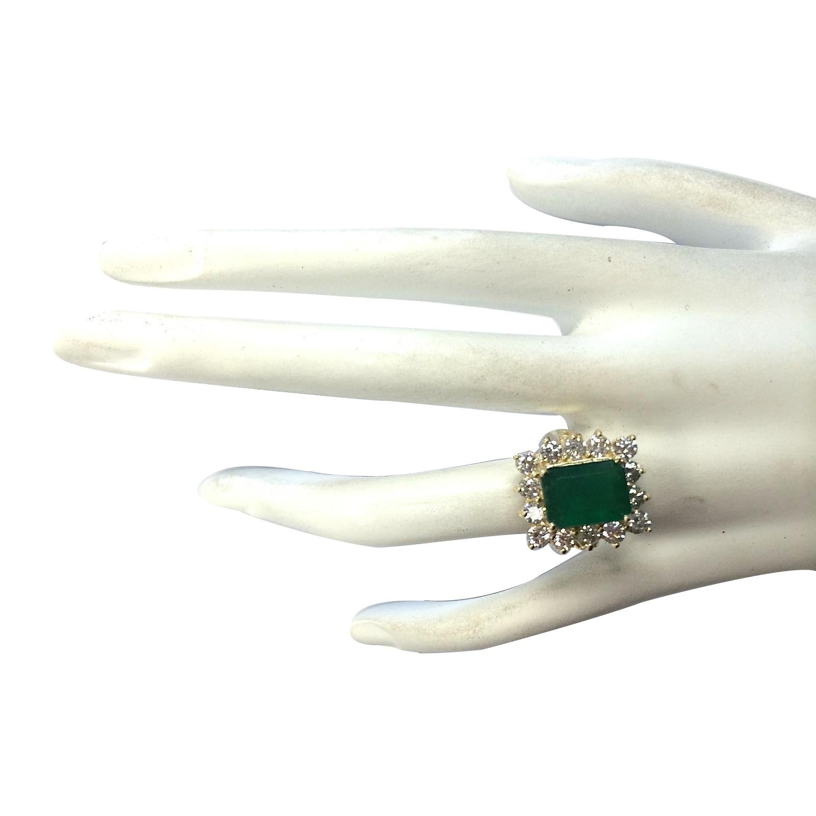 Natural Emerald Diamond Ring In 14 Karat Yellow Gold  In New Condition For Sale In Manhattan Beach, CA
