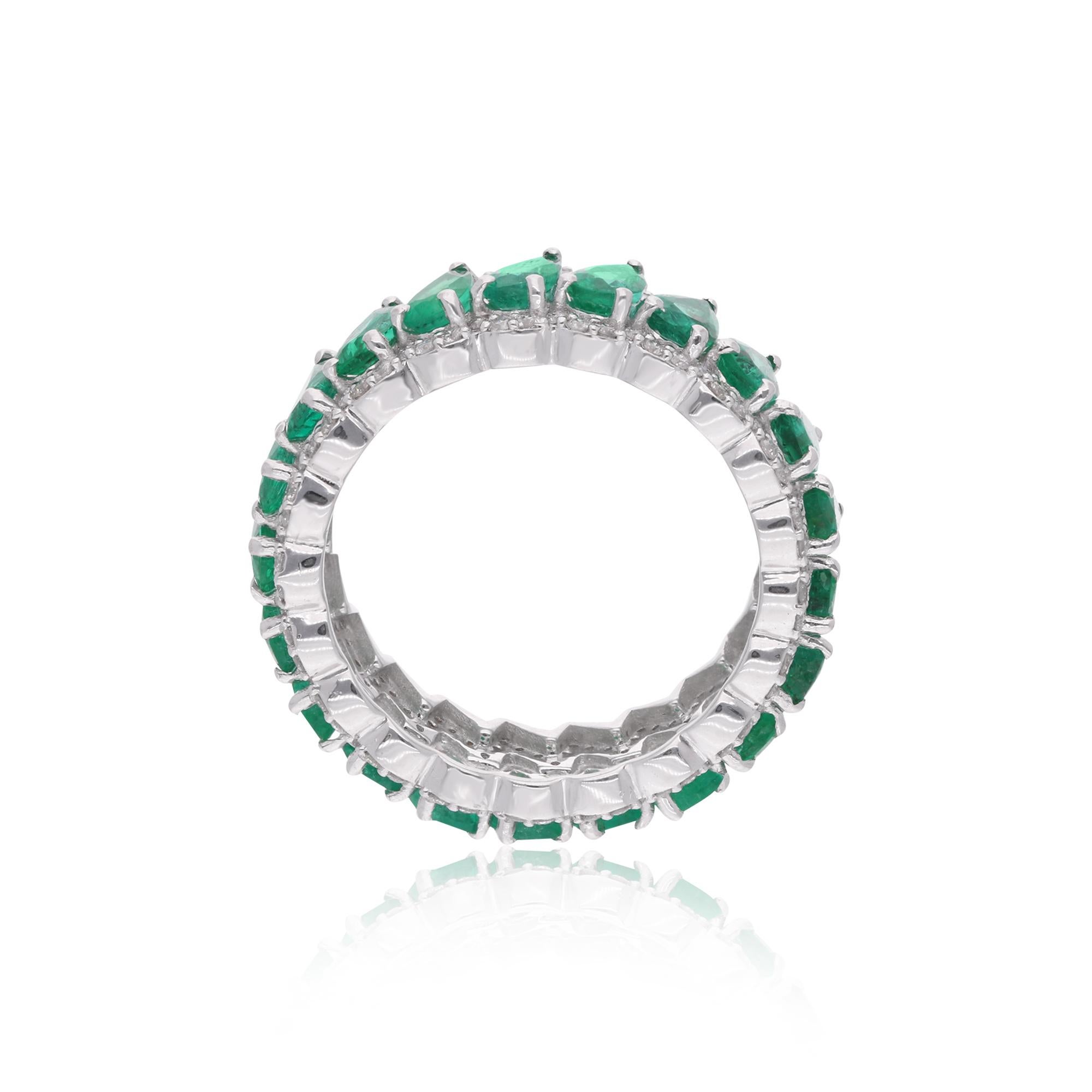 Bague jonc en or blanc 18 carats avec émeraude de Zambie de 4,91 carats et diamants de 0,65 carat SI/H Neuf - En vente à Diera, Dubai