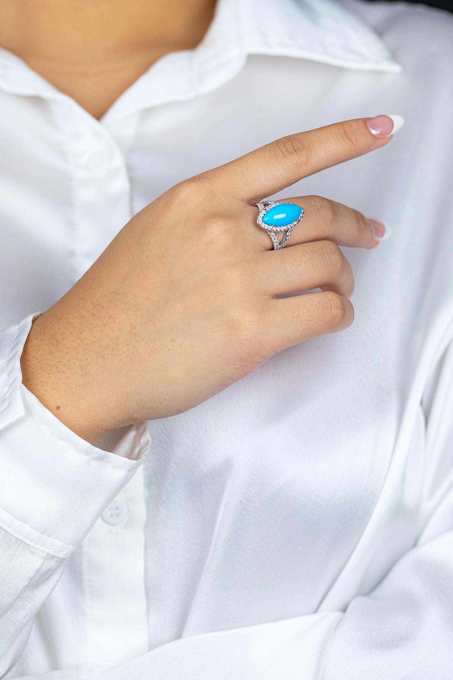 Roman Malakov 4.91 Carats Marquise Cut Turquoise & Pink Diamond Fashion Ring In New Condition For Sale In New York, NY