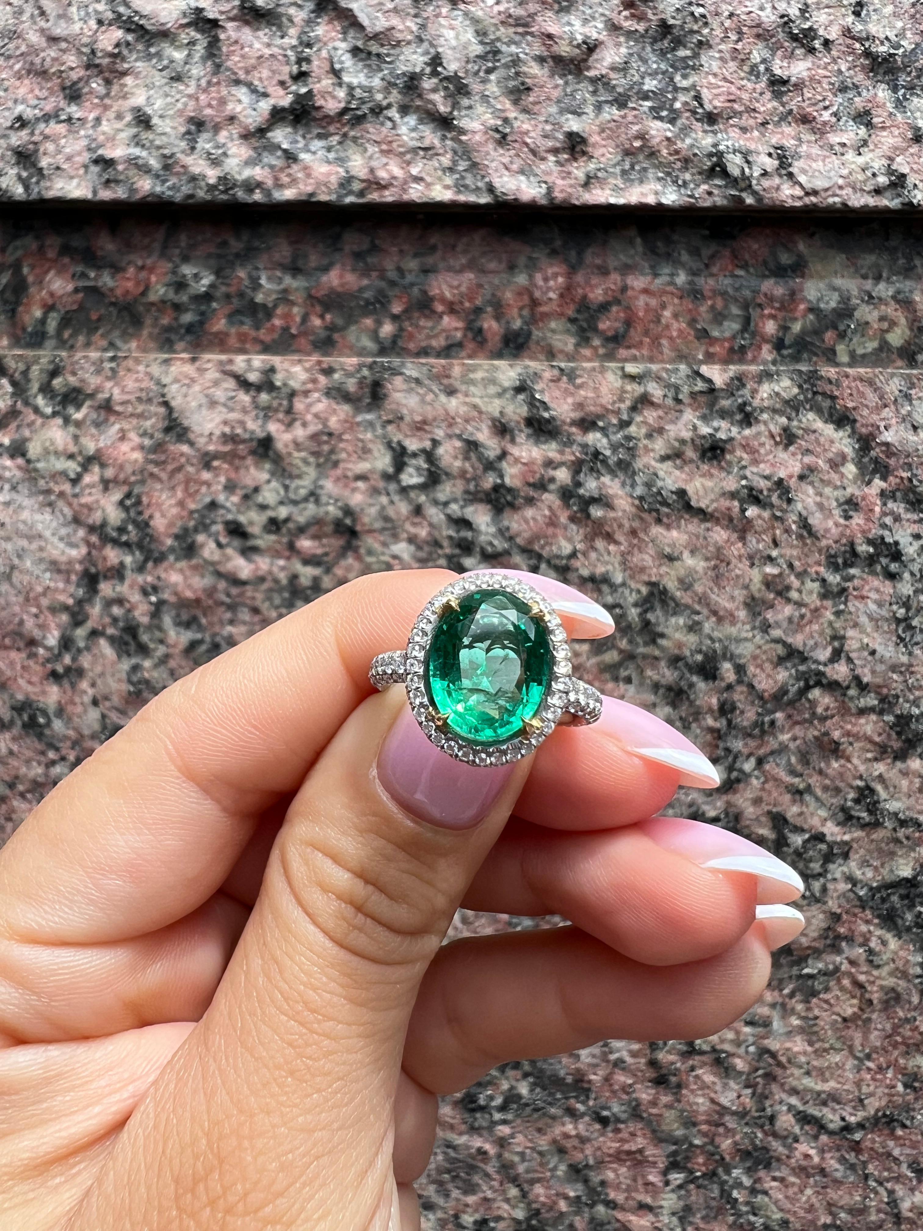 4.91 Total CT Natura Ovall Colombian Emerald & Diamond Ring PLAT Setting GIA. For Sale 4