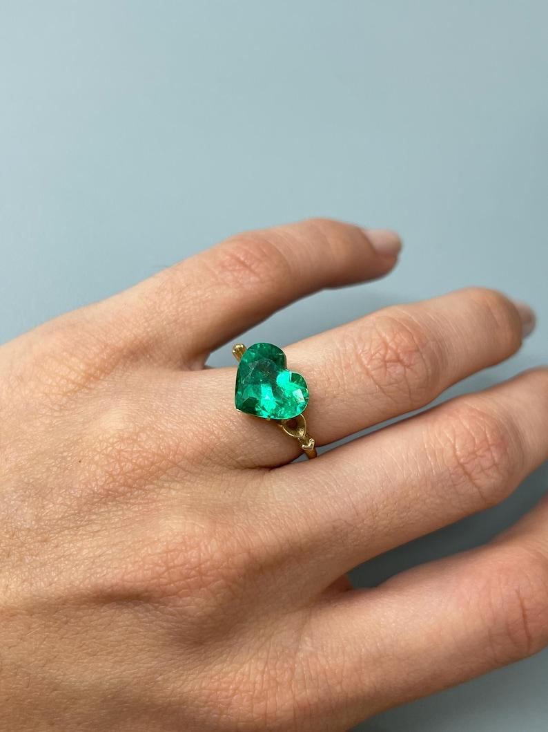 4.92 Karat kolumbianischer Smaragd im Herzschliff  AAA+ Vivid Green 11x13 Loser Edelstein im Angebot 3