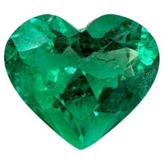 Esmeralda colombiana talla corazón de 4.92 quilates  AAA+ Verde Vivo 11x13 Gema Suelta