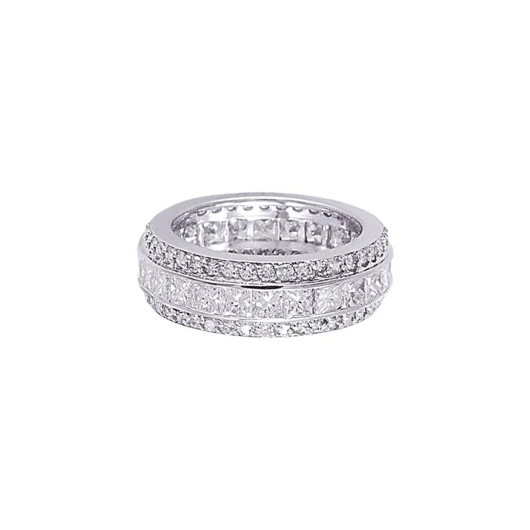 En vente :  Anneau d'éternité en or blanc 18 carats avec diamants naturels de 4,92 carats G SI, largeur de 7 mm