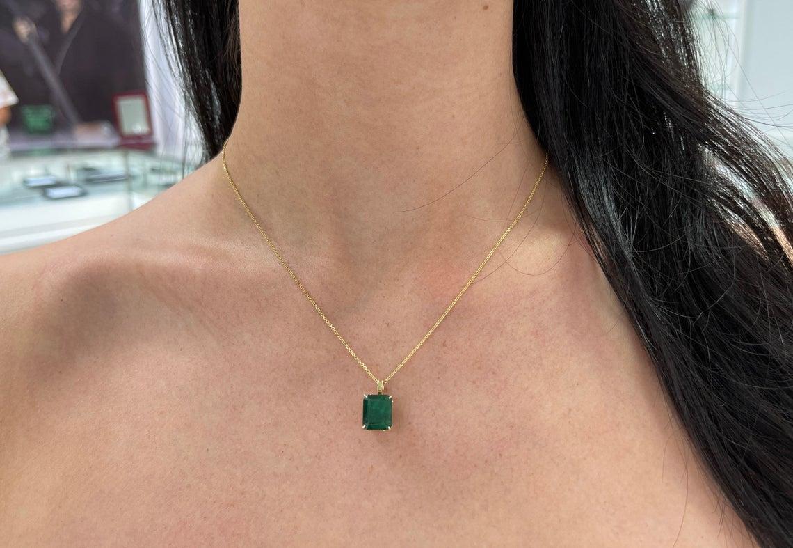 Modern 4.92-Carats 14K Solitaire Emerald, Emerald Cut Solitaire Gold Pendant