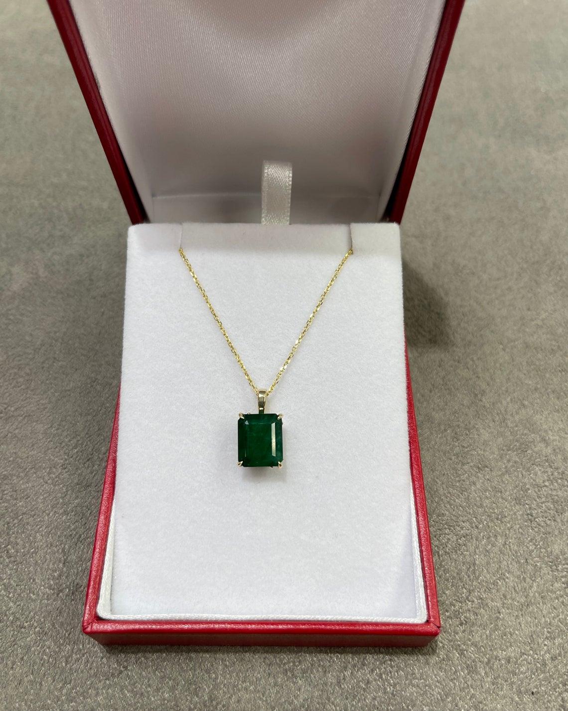 Women's 4.92-Carats 14K Solitaire Emerald, Emerald Cut Solitaire Gold Pendant