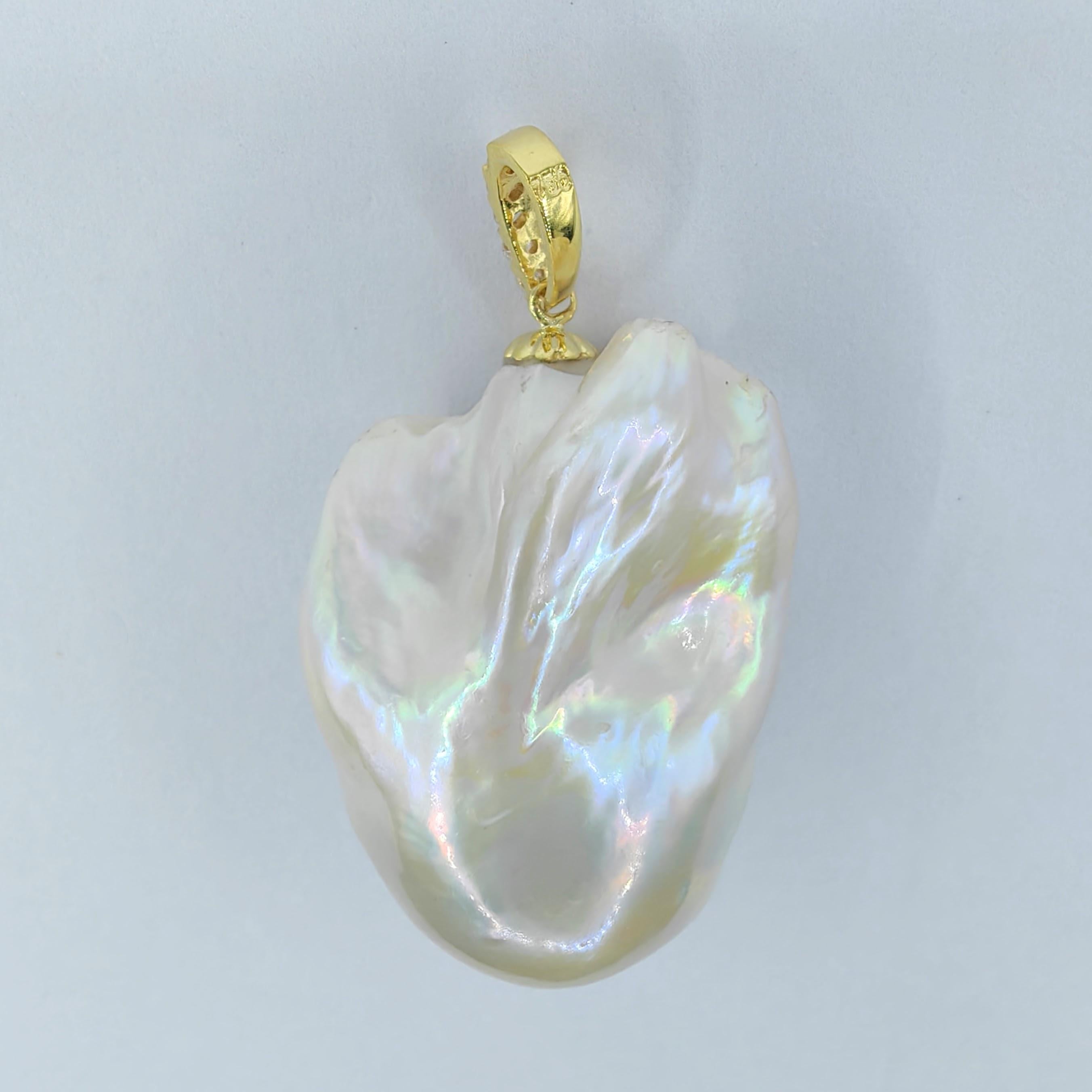 Contemporary 49.24ct Large Iridescent Baroque Pearl Diamond 18K Yellow Gold Necklace Pendant For Sale