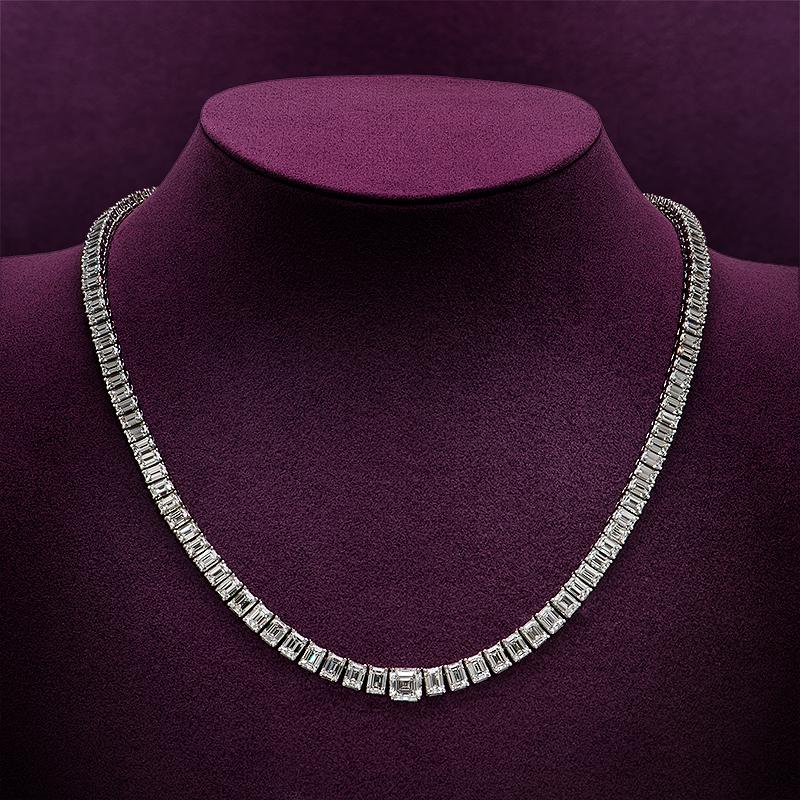 Taille Asscher Collier Riviera en diamant taille émeraude de 49,28 carats (GIA) en vente