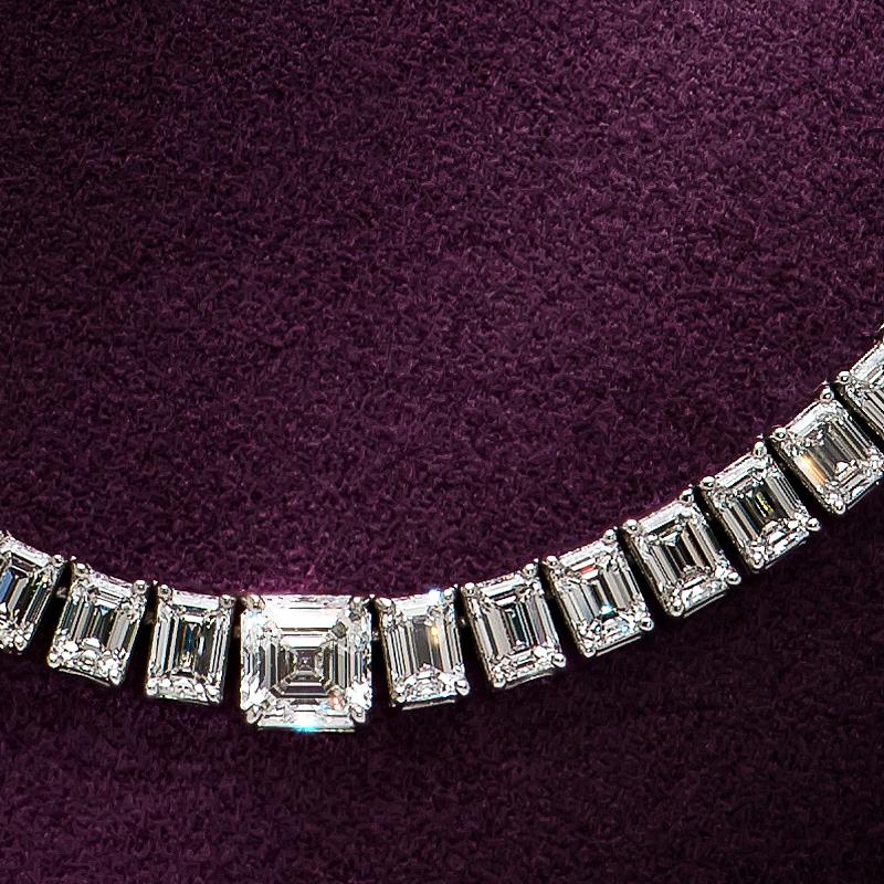 Collier Riviera en diamant taille émeraude de 49,28 carats (GIA) Neuf - En vente à Montréal, CA